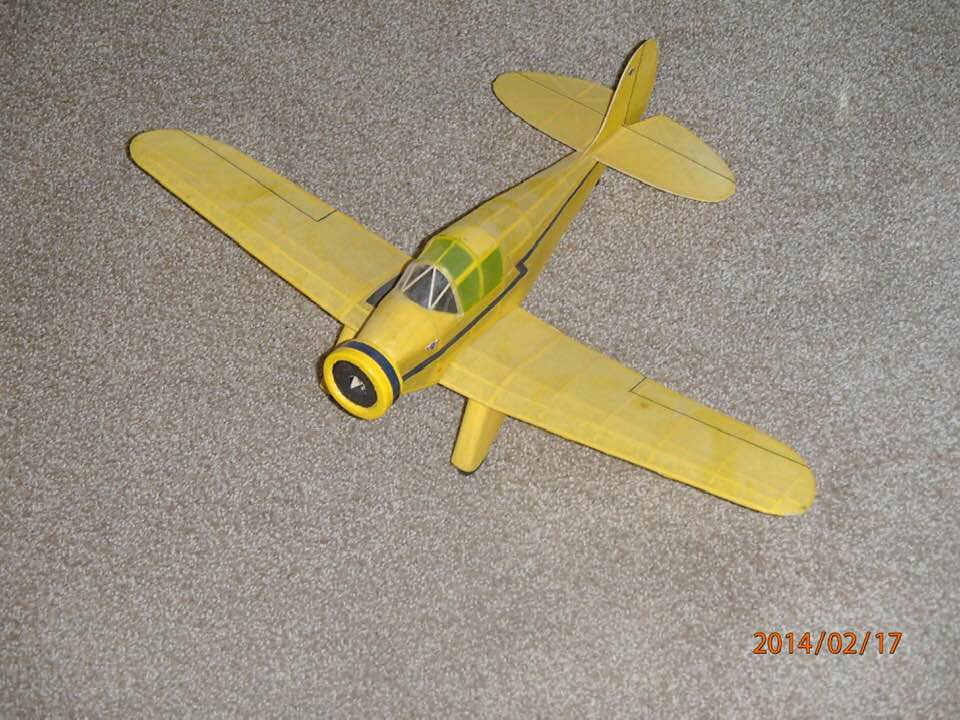 Magnetic building boards for model aircraft