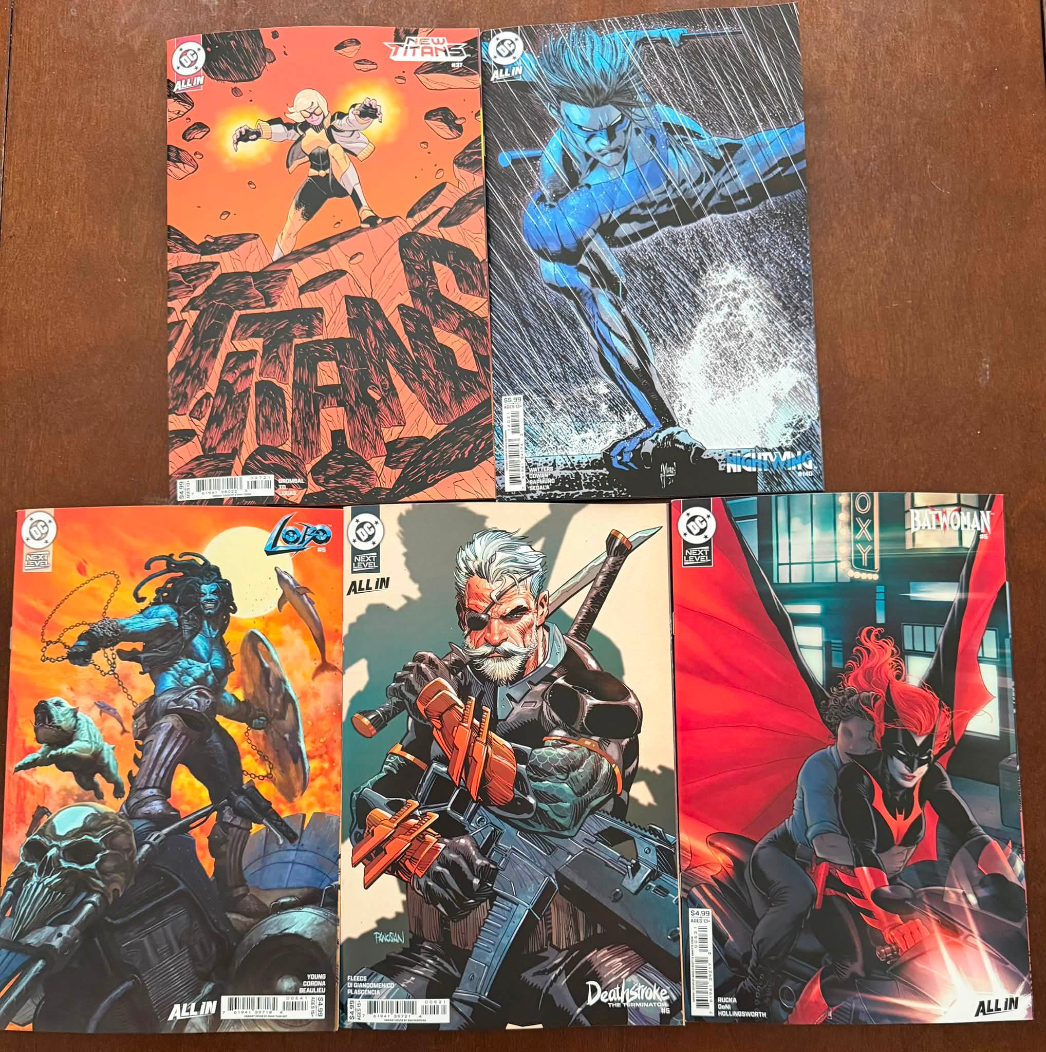 It's a giant week for new comics! This week I bought 11 DC, 8