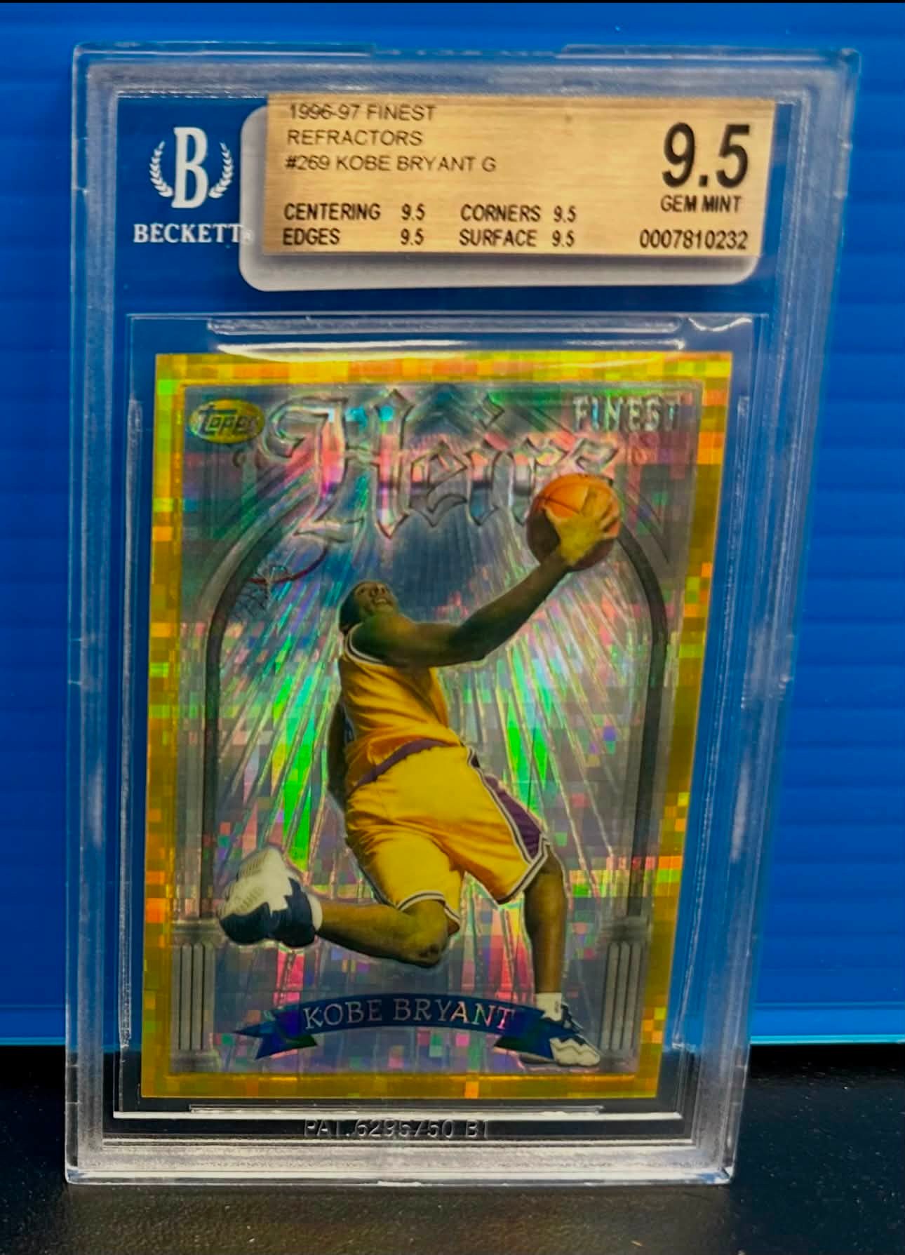 Kobe 1997 Topps Finest Gold - Ref　希少 Kobe Bryant 1997 Topps Finest Refractor PSA 10 sells for 18600
