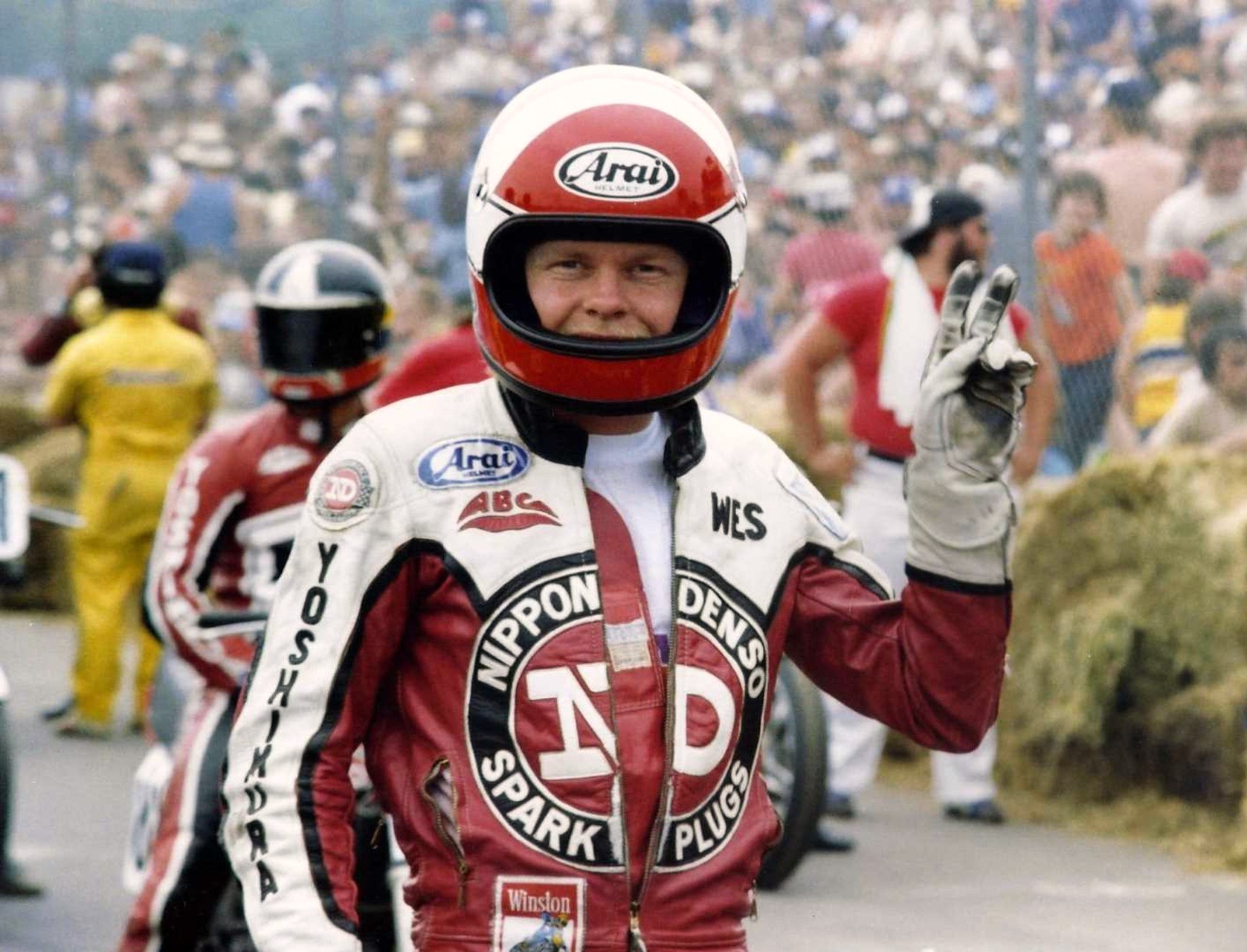 Wes Cooley Arai 0 Arai WES WES .めンスースSロー ズーズSロー AASUN 