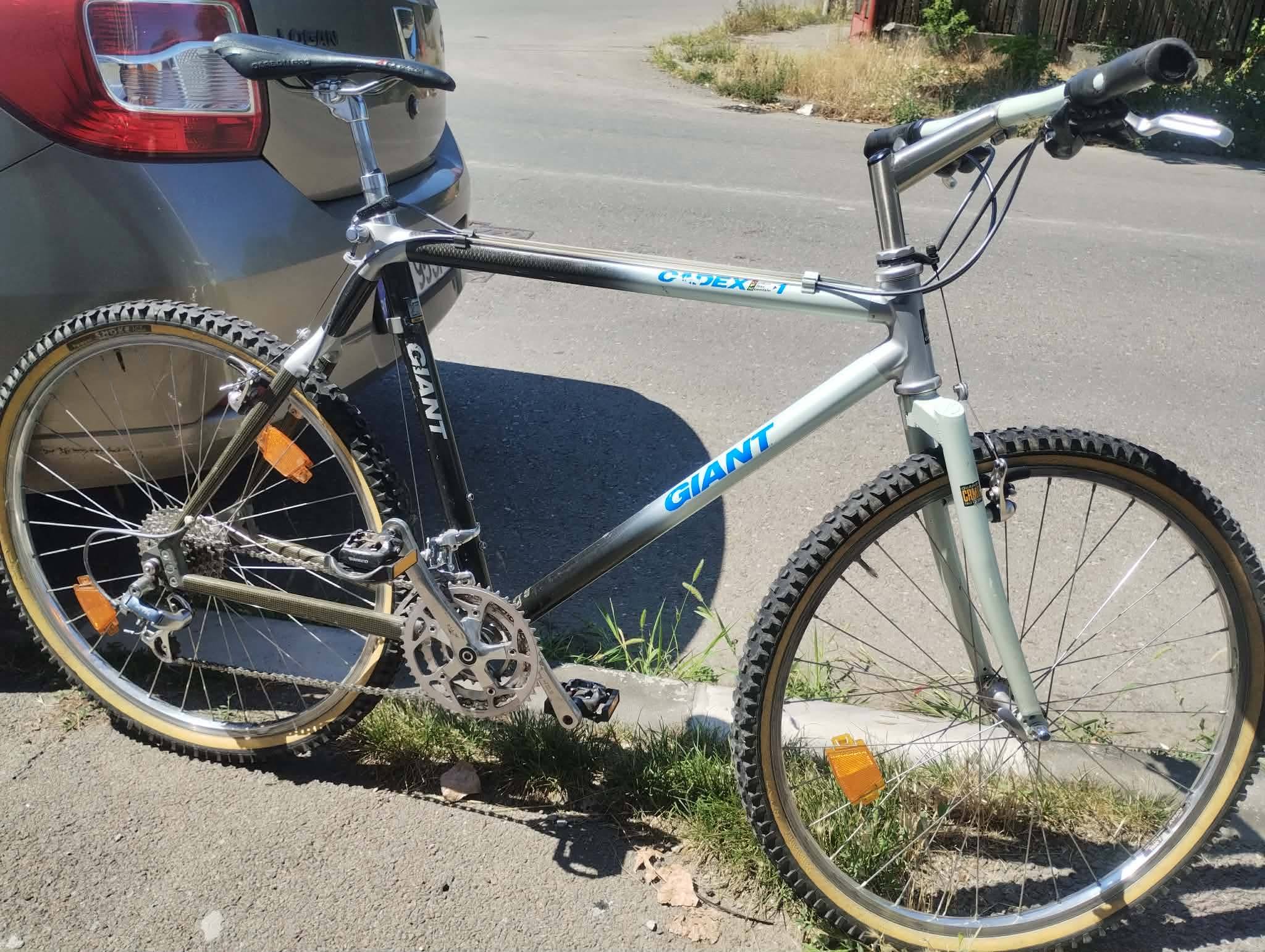 1992 Giant Cadex CFM1 review: carbon frame with XTR groupset and