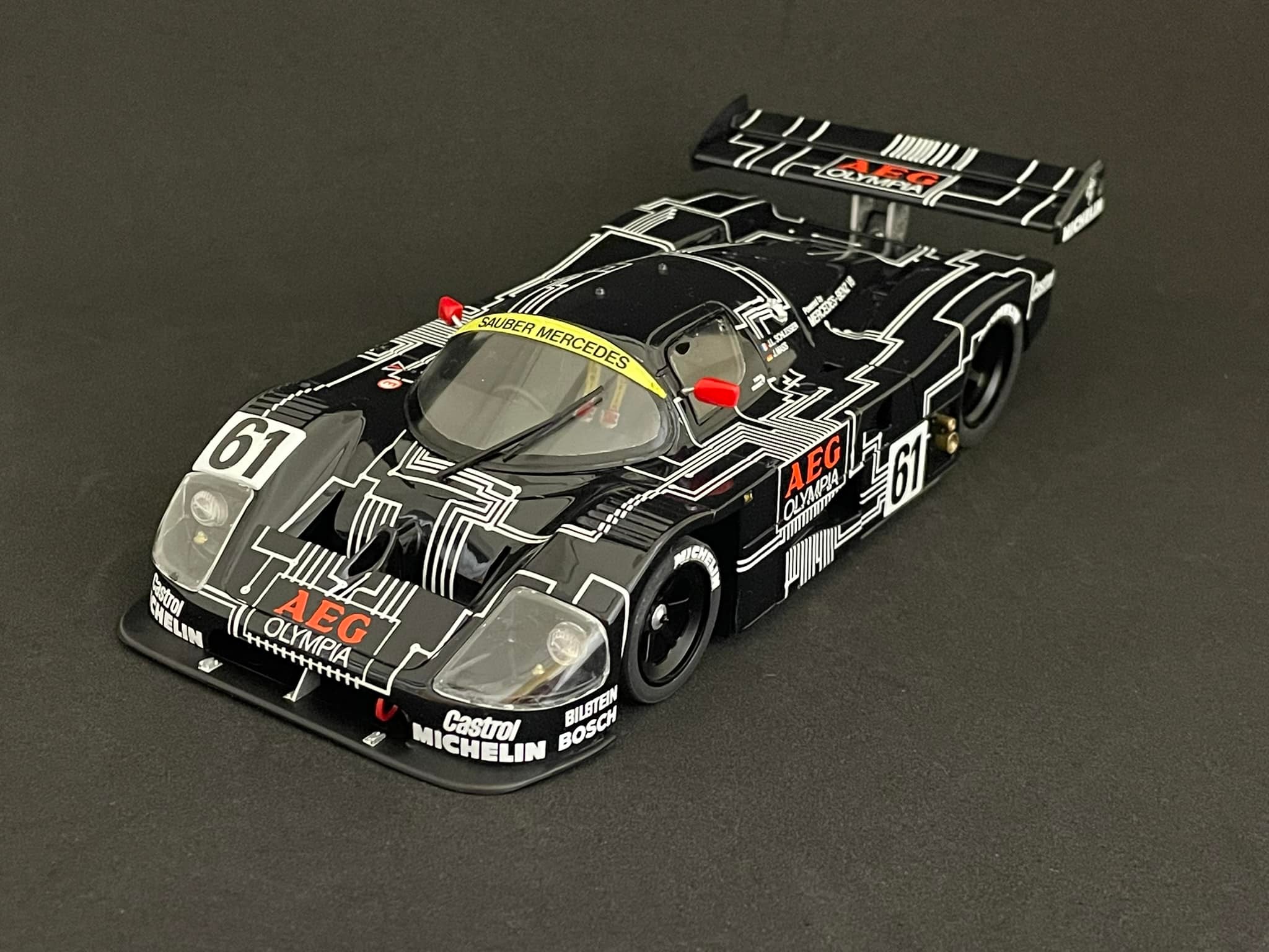 ハセガワ 1/24 ザウバーメルセデスC9完成。 画像をアップ。 デカール