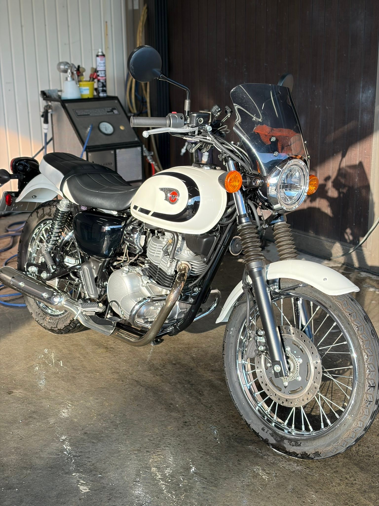 教えて下さい。 1999年式のW650の純正マフラーの刻印は何番になるの 