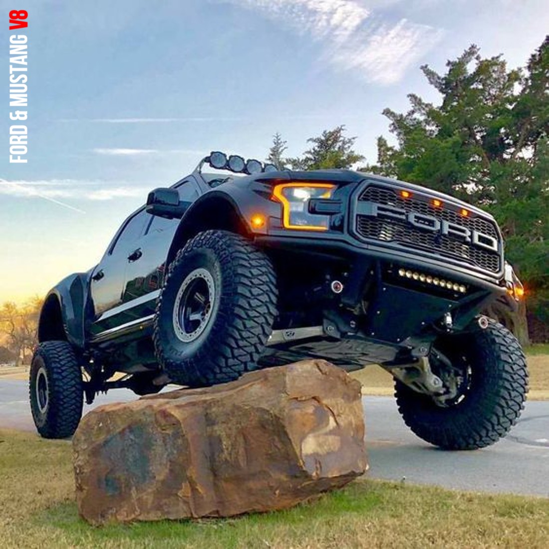 Ford F-150 Raptor gen2 💪 #ford #raptor... - FORD & Mustang V8 | Facebook
