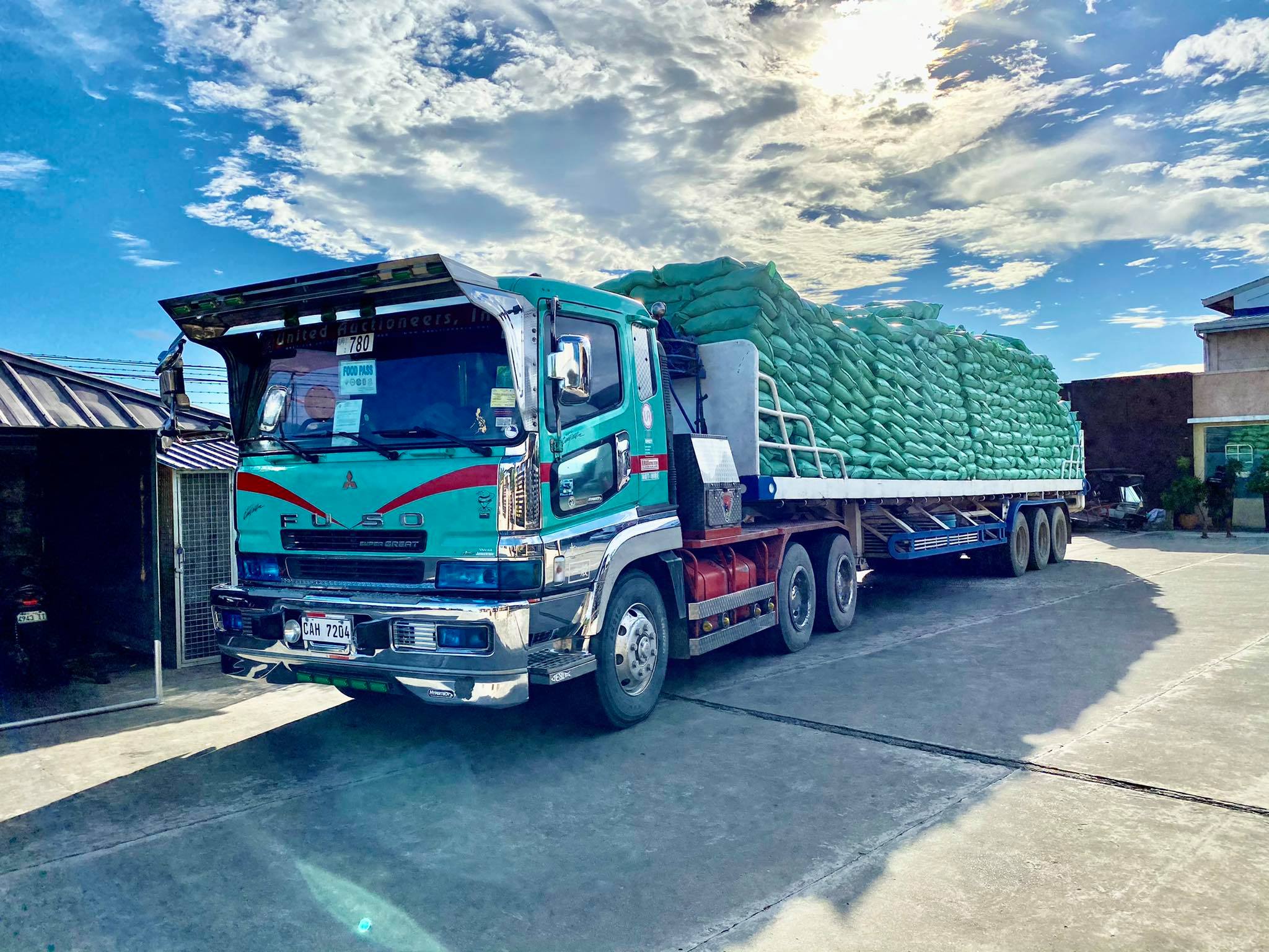 This trailer truck, containing 5,000... - Caritas Philippines | Facebook