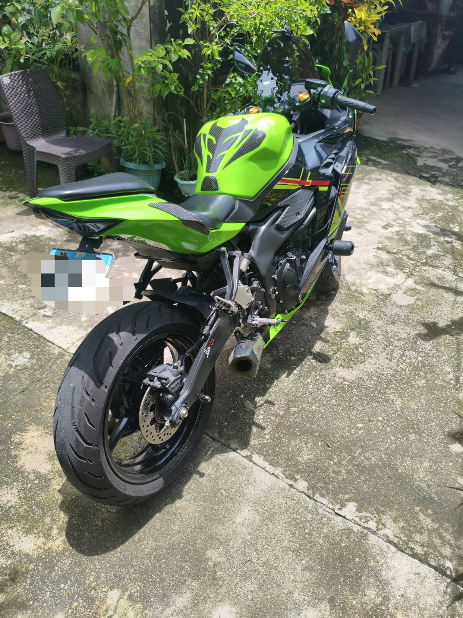 ニック Does the Kawasaki ZX-25R Have a Quick Shifter?