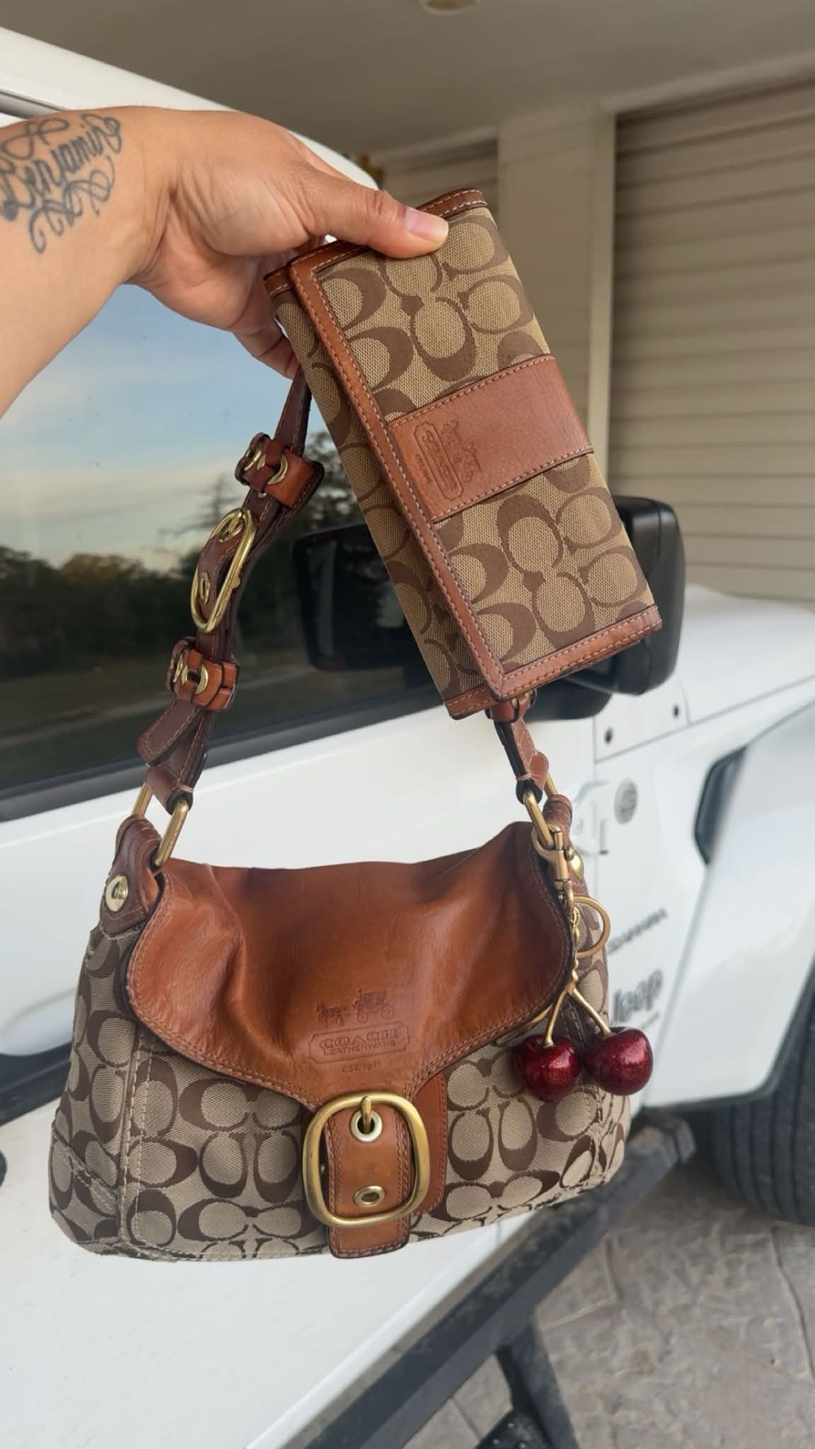 Authentic vintage Coach Bleecker Signature Sophie shoulder bag