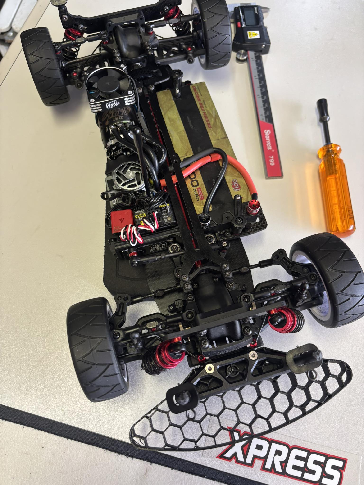 Setting up at1s rc car for racing