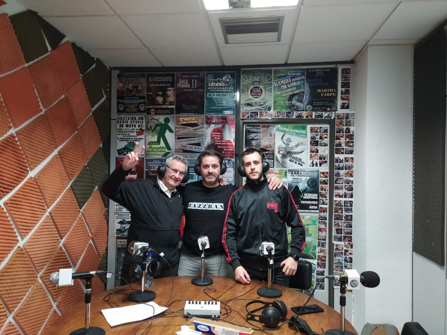 Rondo - 🎙️ Gracias a Radio Utopia por invitarnos ayer a... | Facebook