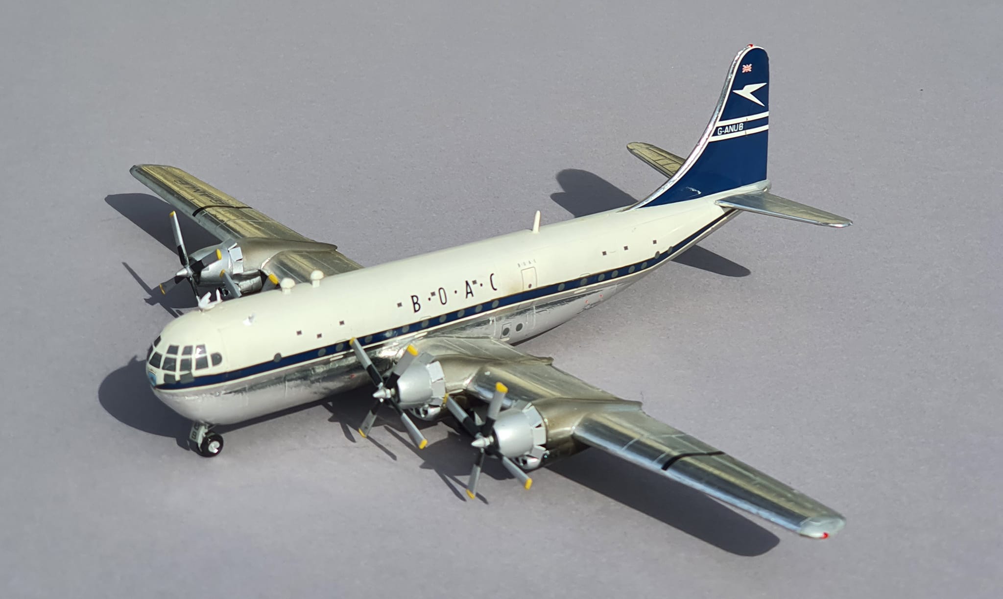 Minicraft 1/144 Boeing 377 Stratocruiser model review