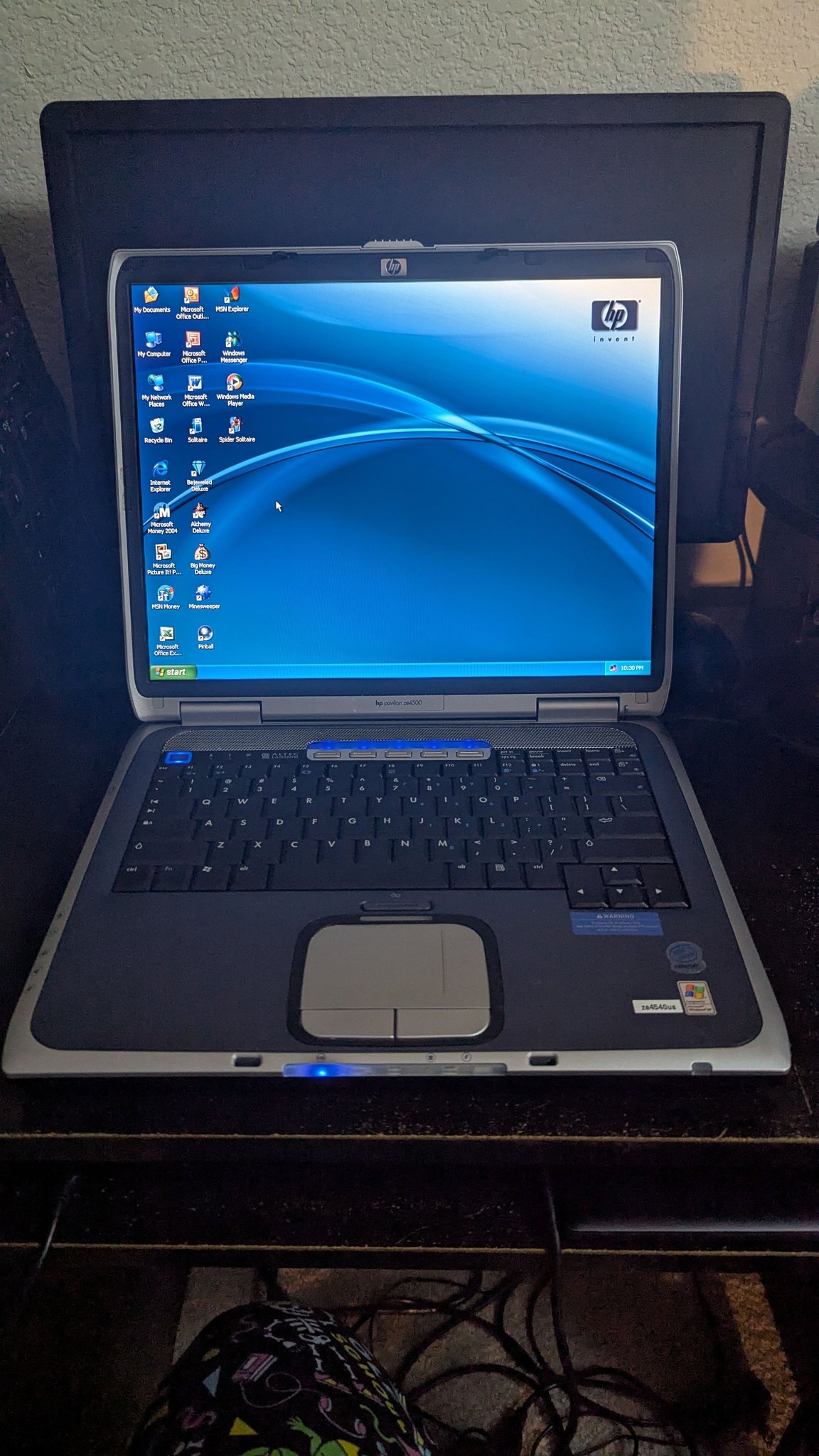 Windows XP home edition with original disks and booklets