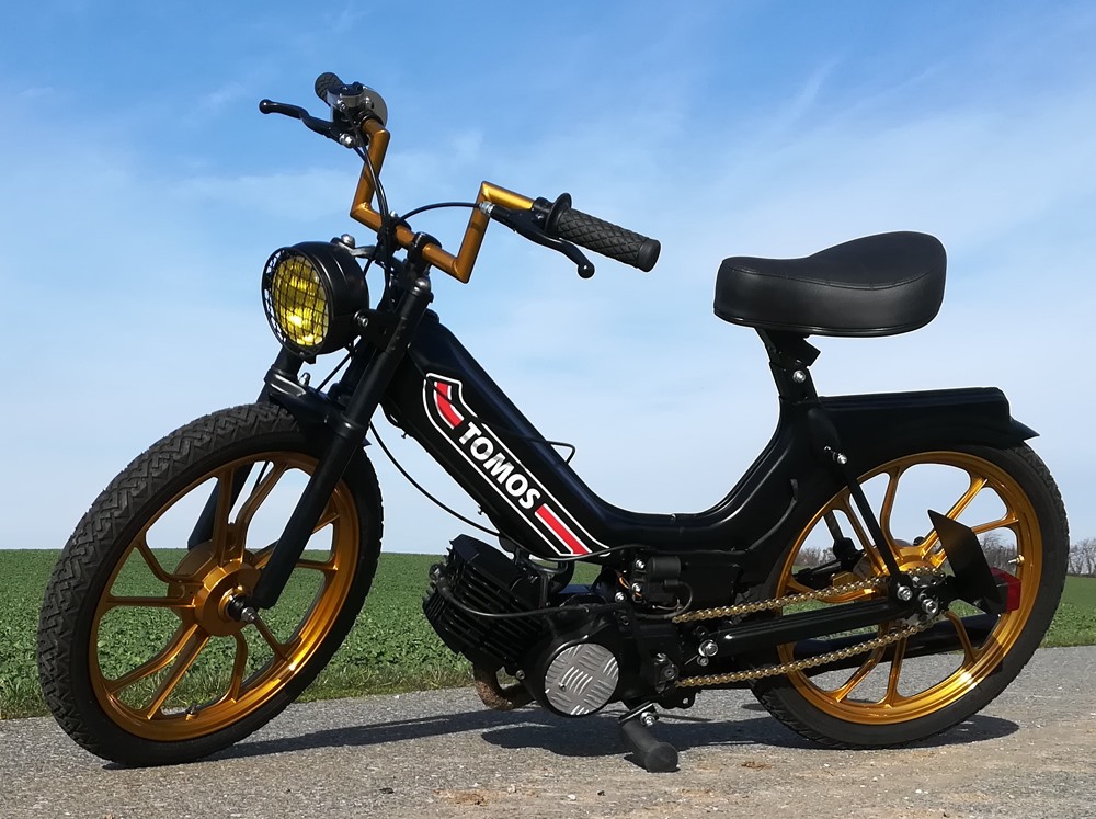 Tomoshop - Check out Alexander Zielke his Bobber Tomos, it looks