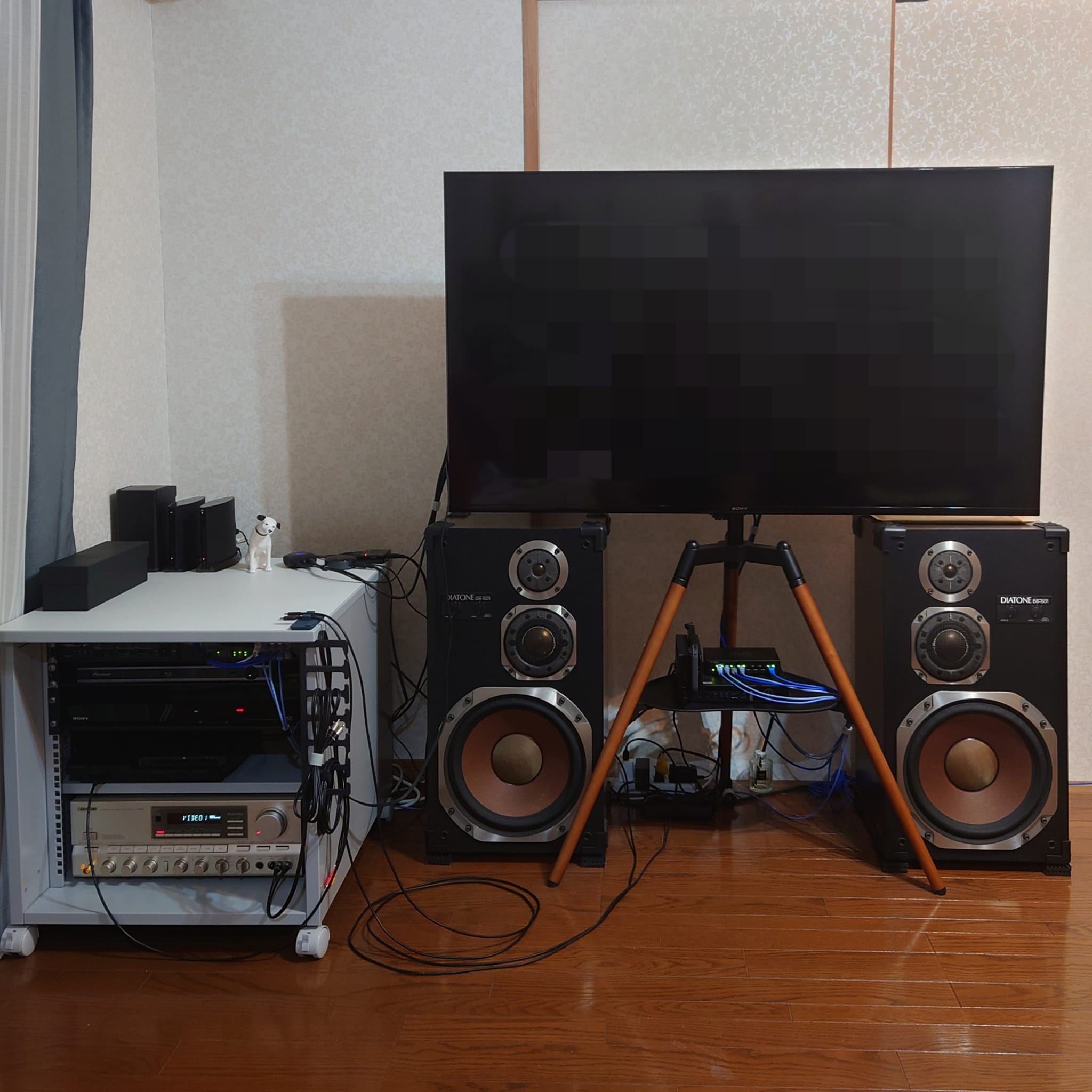 はじめまして。承認頂きありがとうございます。 知人より譲り受けた
