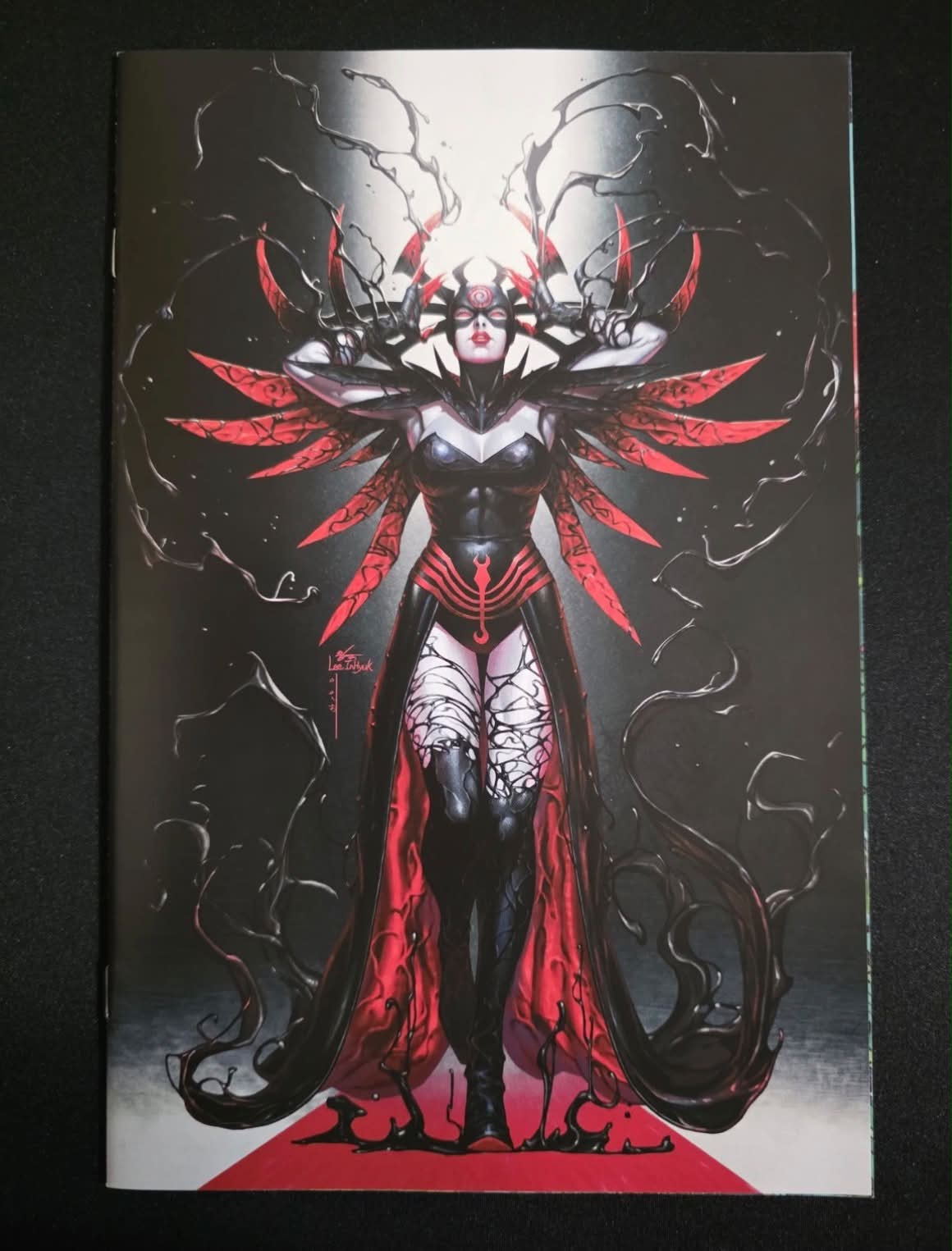 New cover “Queen in Black” issue 1