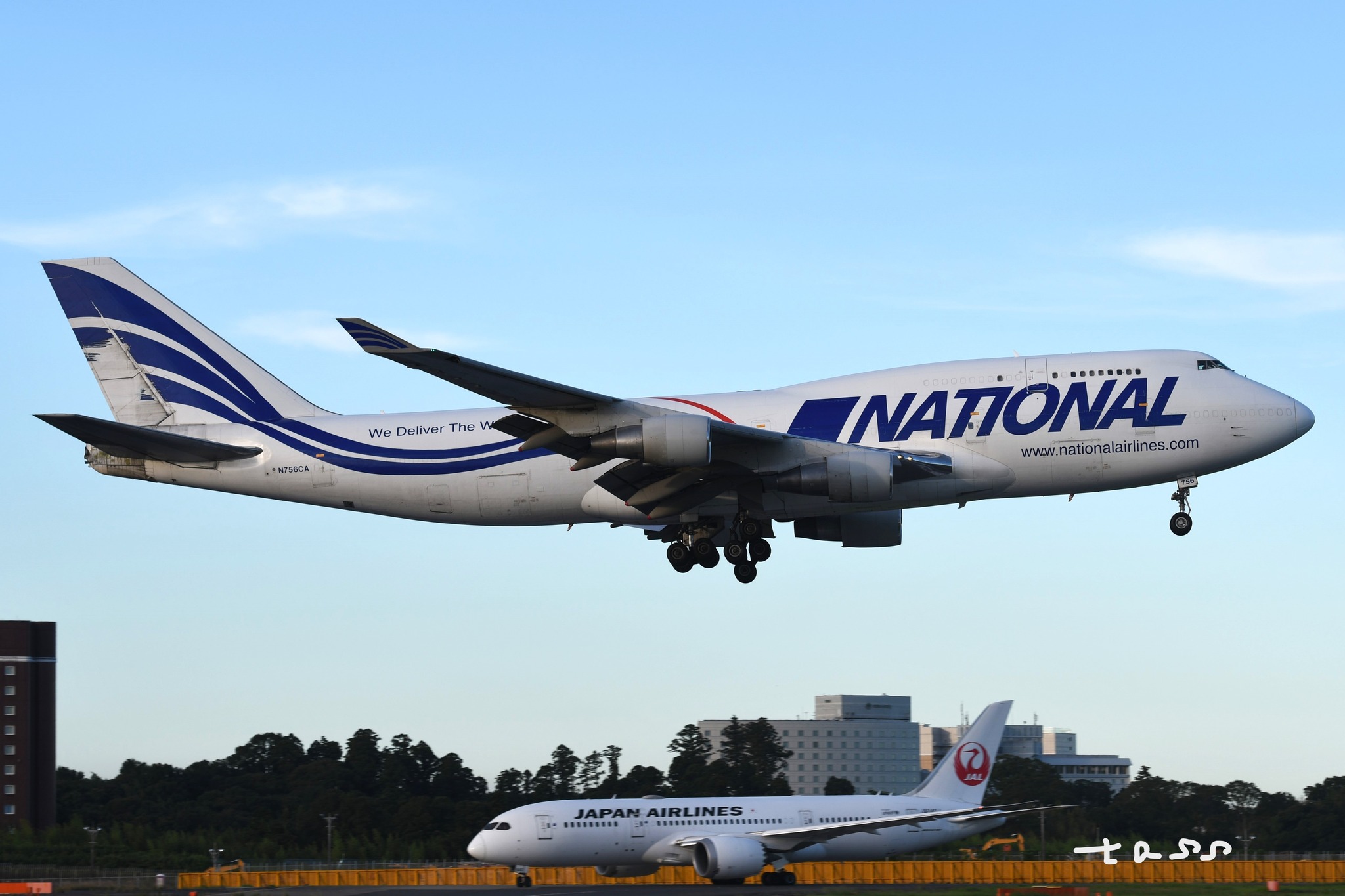 Atlas Air Boeing 747-4KZF/SCD N406KZ cn: 36133 Narita