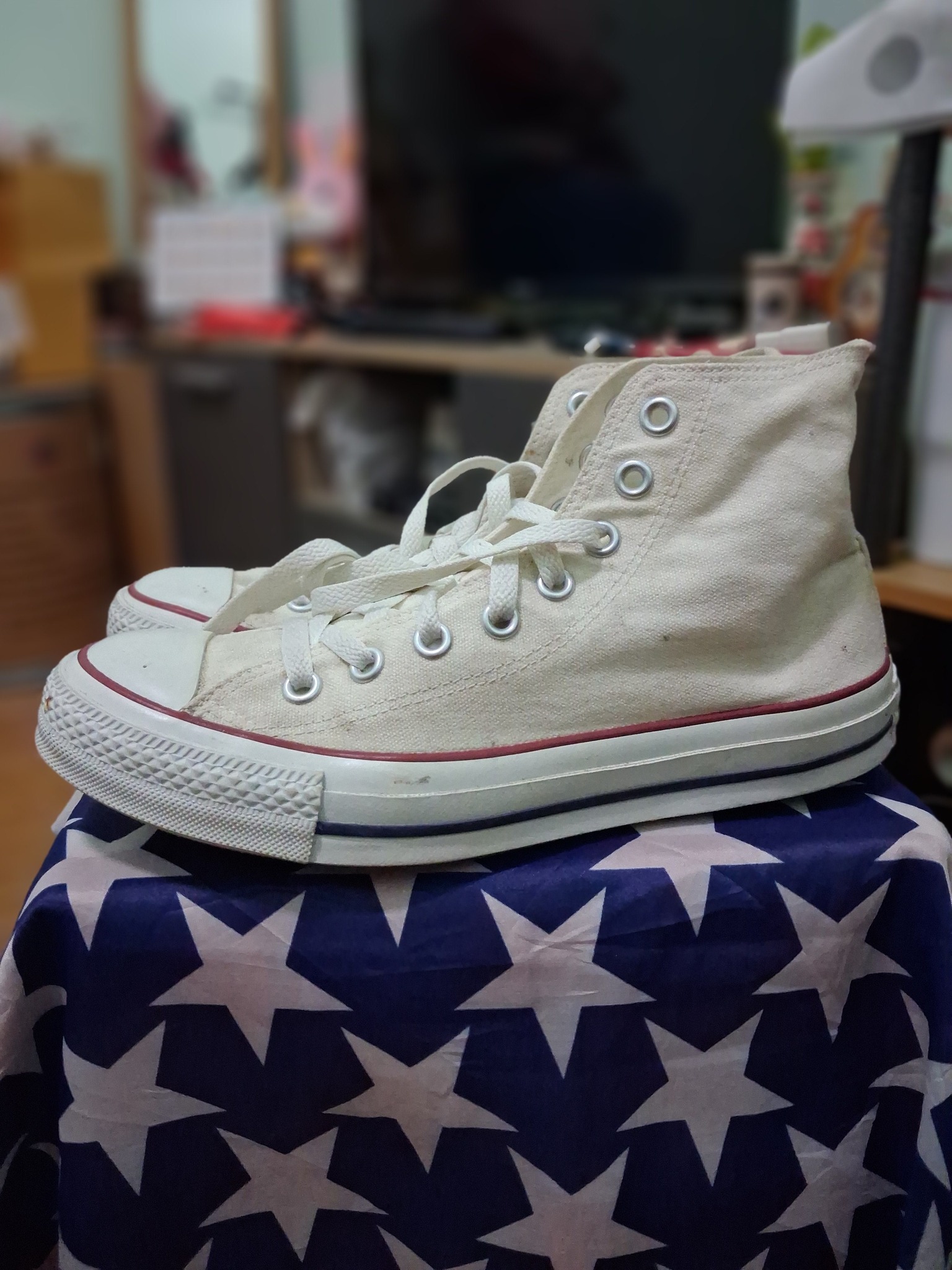Lots of life left in this cute Converse All*Stars High Tops