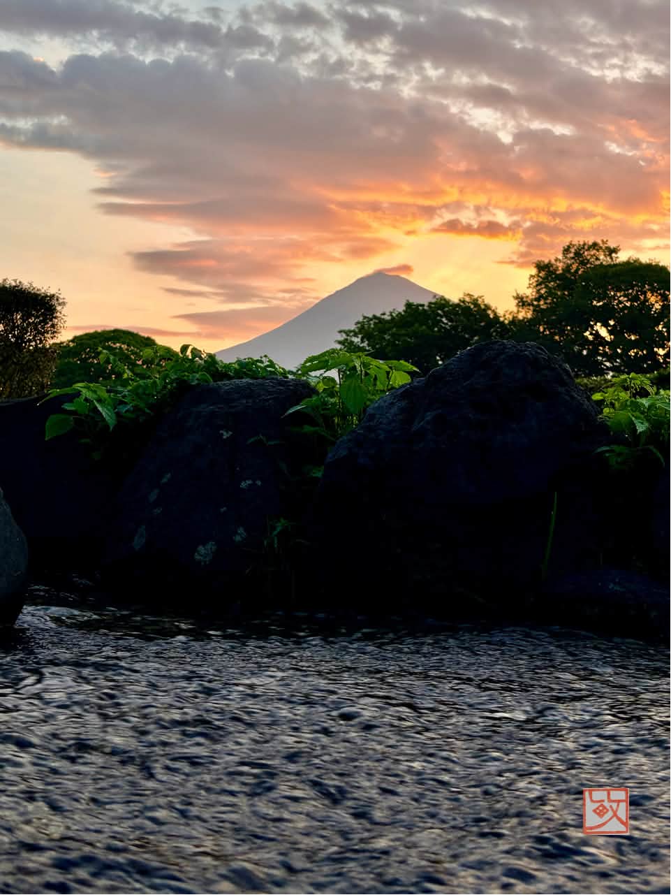 朝焼け富士山 260727 4:50 潤井川沿いから