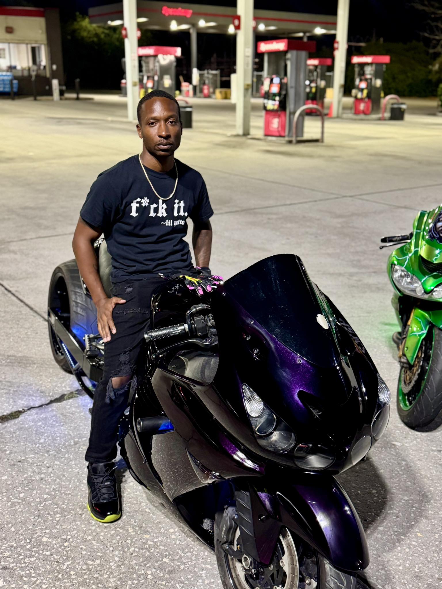 Let's see those Zx14 pics! Check out this tricked out beauty.