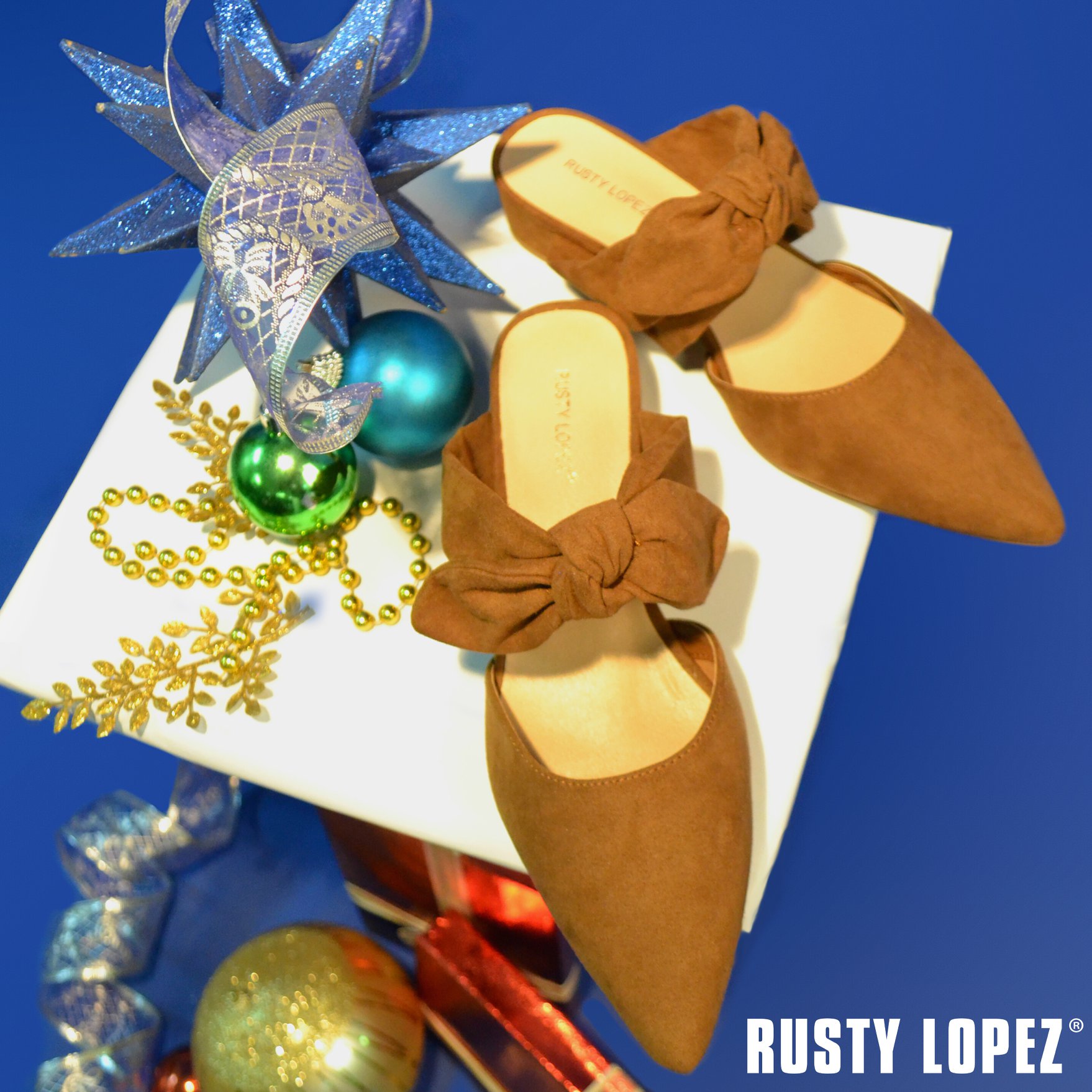 HAPPY MONDAY! ♥ 🥿🎄 Shop at... - Rusty Lopez Official