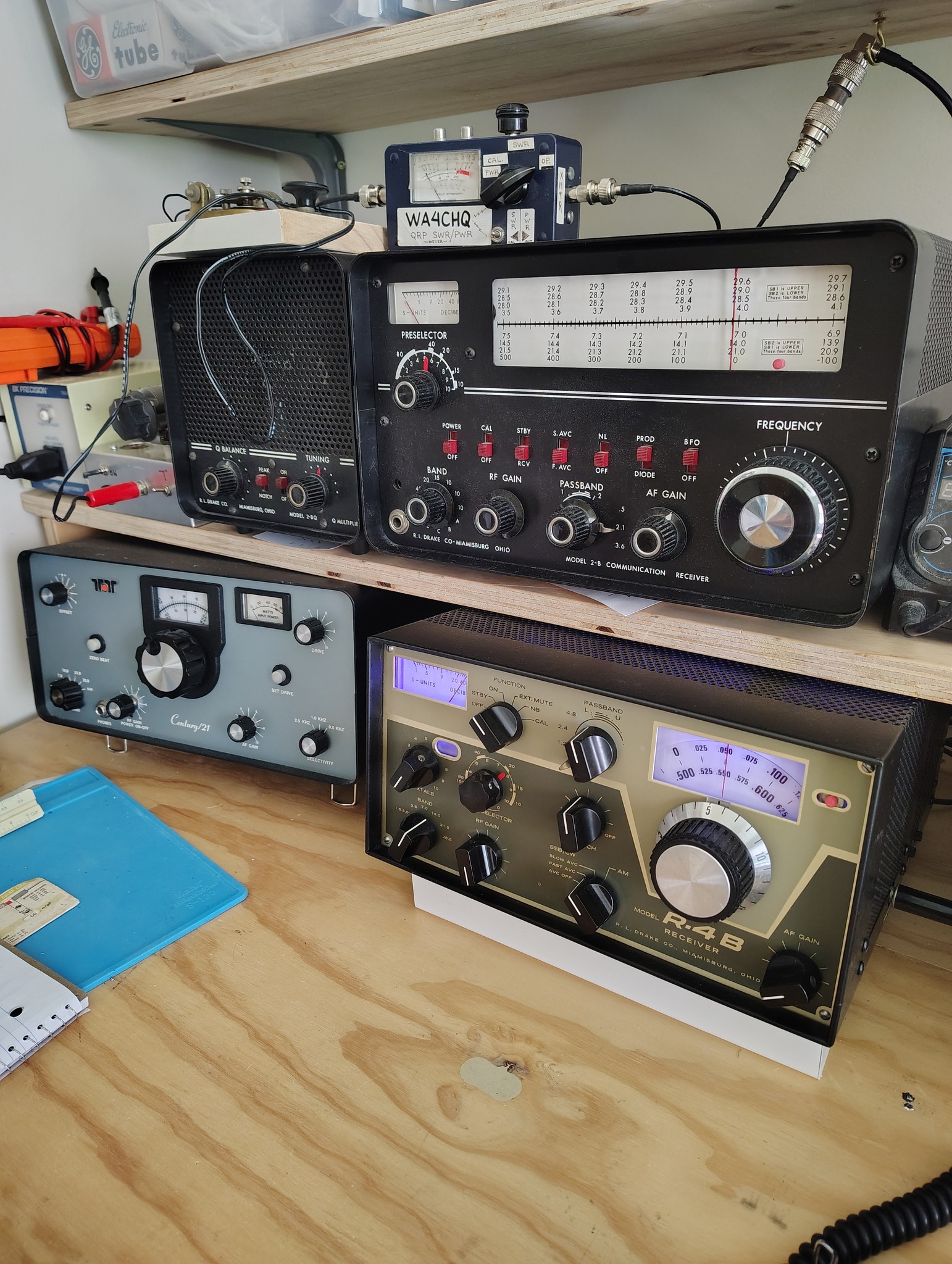 Look at these cute little guys. Drake R8 communications receiver