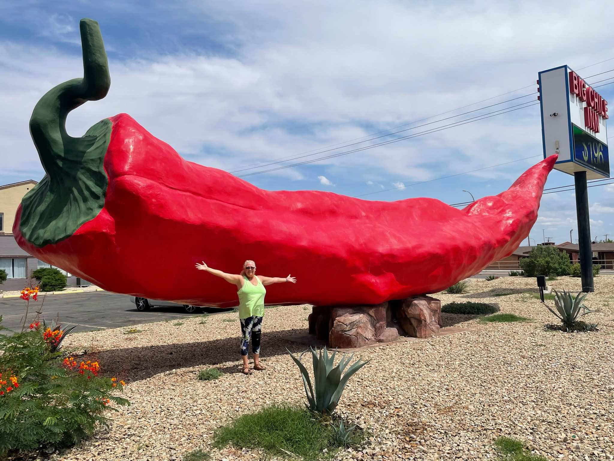 Lori O'Leary visits giant pepper sculpture in Las Cruces, NM