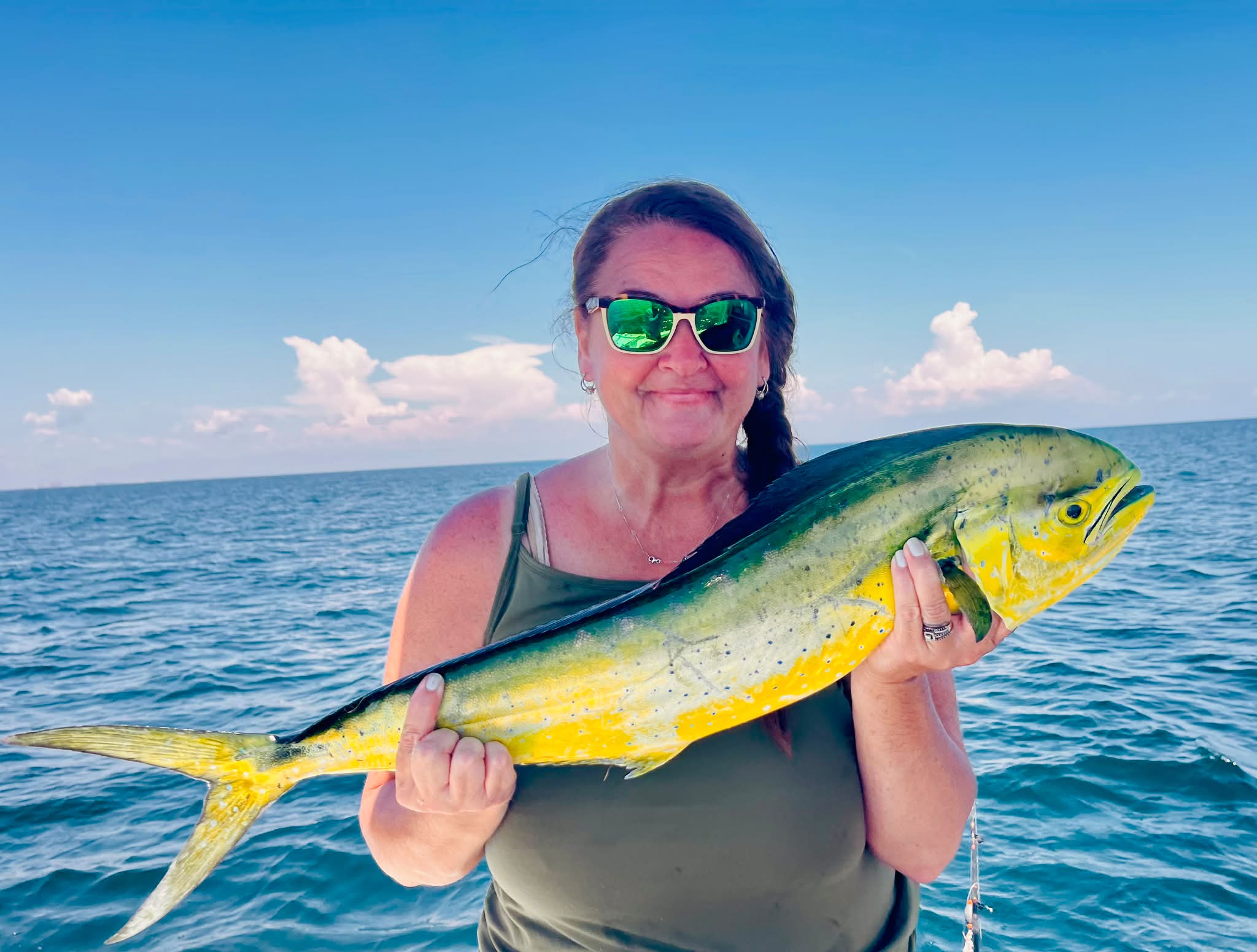 Catching a 33 inch mahi mahi dolphin in Gulf of America | Panama