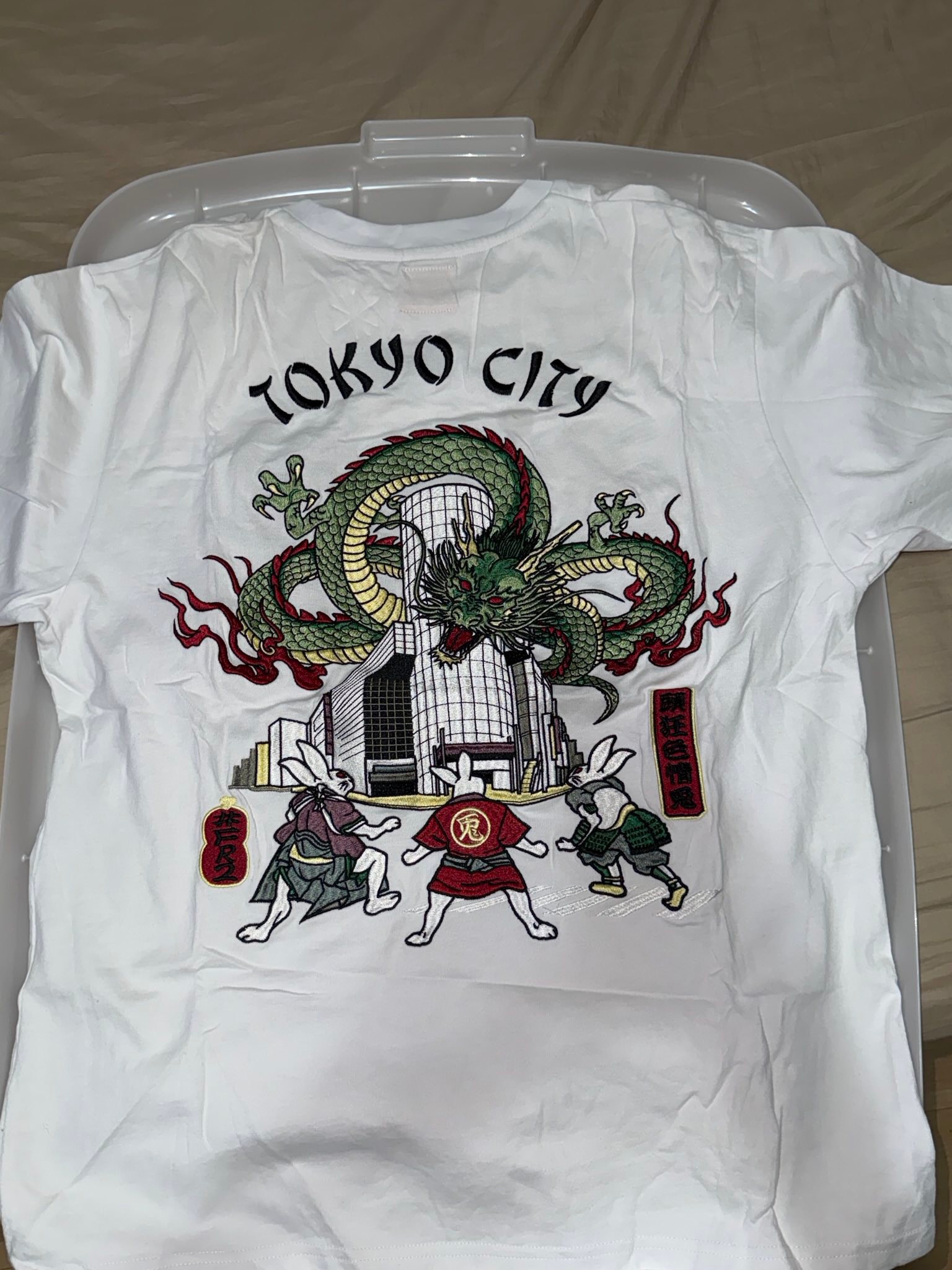 ??? 梅秘密聚會上次在東京辦了一次，這次來大阪舉行，凌晨12點開始 