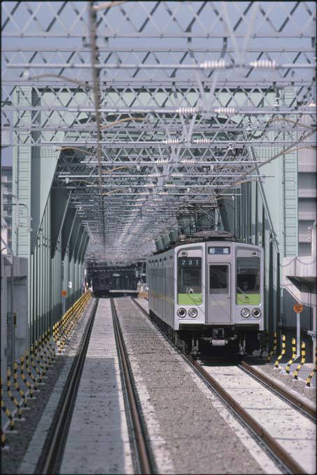 祝！都営新宿線と京王線の相互直通運転開始40周年！】 3月16日、都営