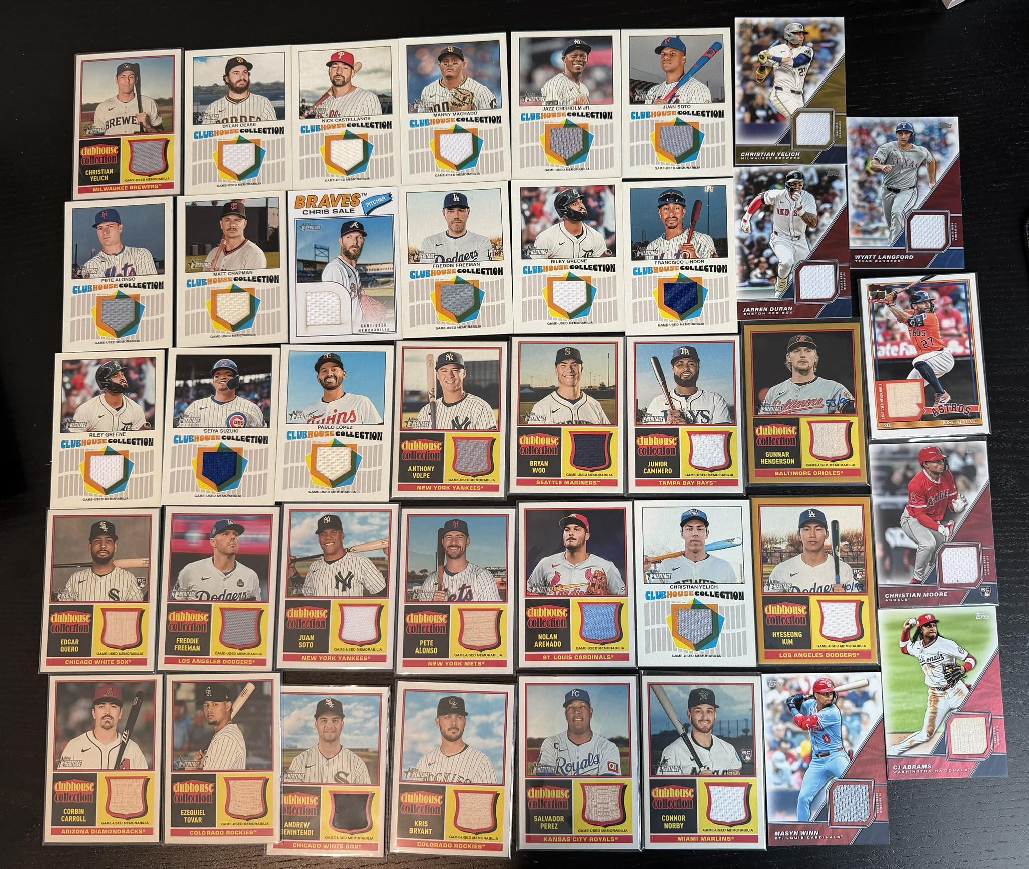 2025/2026 Topps Heritage Clubhouse Collection relic card lot for sale