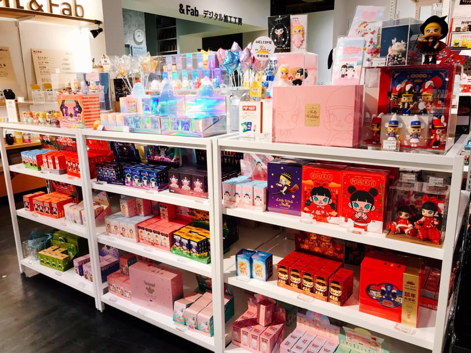 Pop Mart Japan 渋谷ロフト様にお邪魔してきました 売り場がちょっとだけ移動されています Facebook
