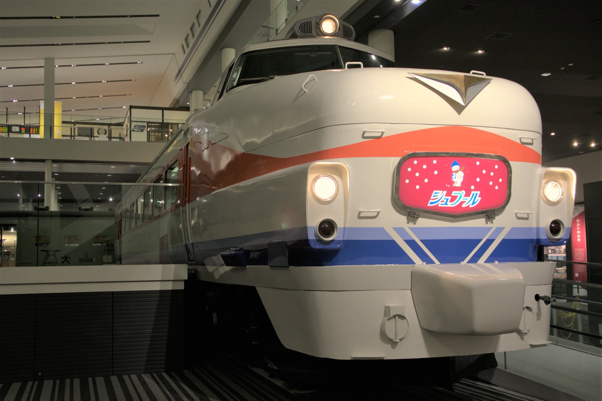 京都鉄道博物館 12月12日 木 から489系白山色 シュプール 号が登場 Facebook