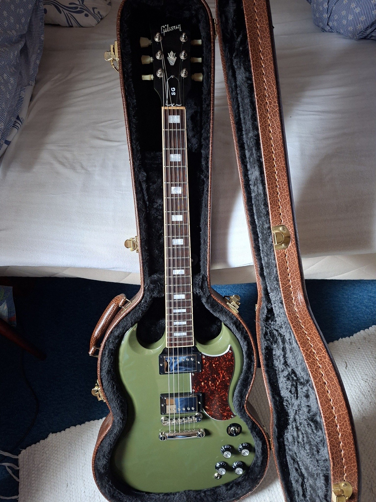 Gibson SG in olive drab
