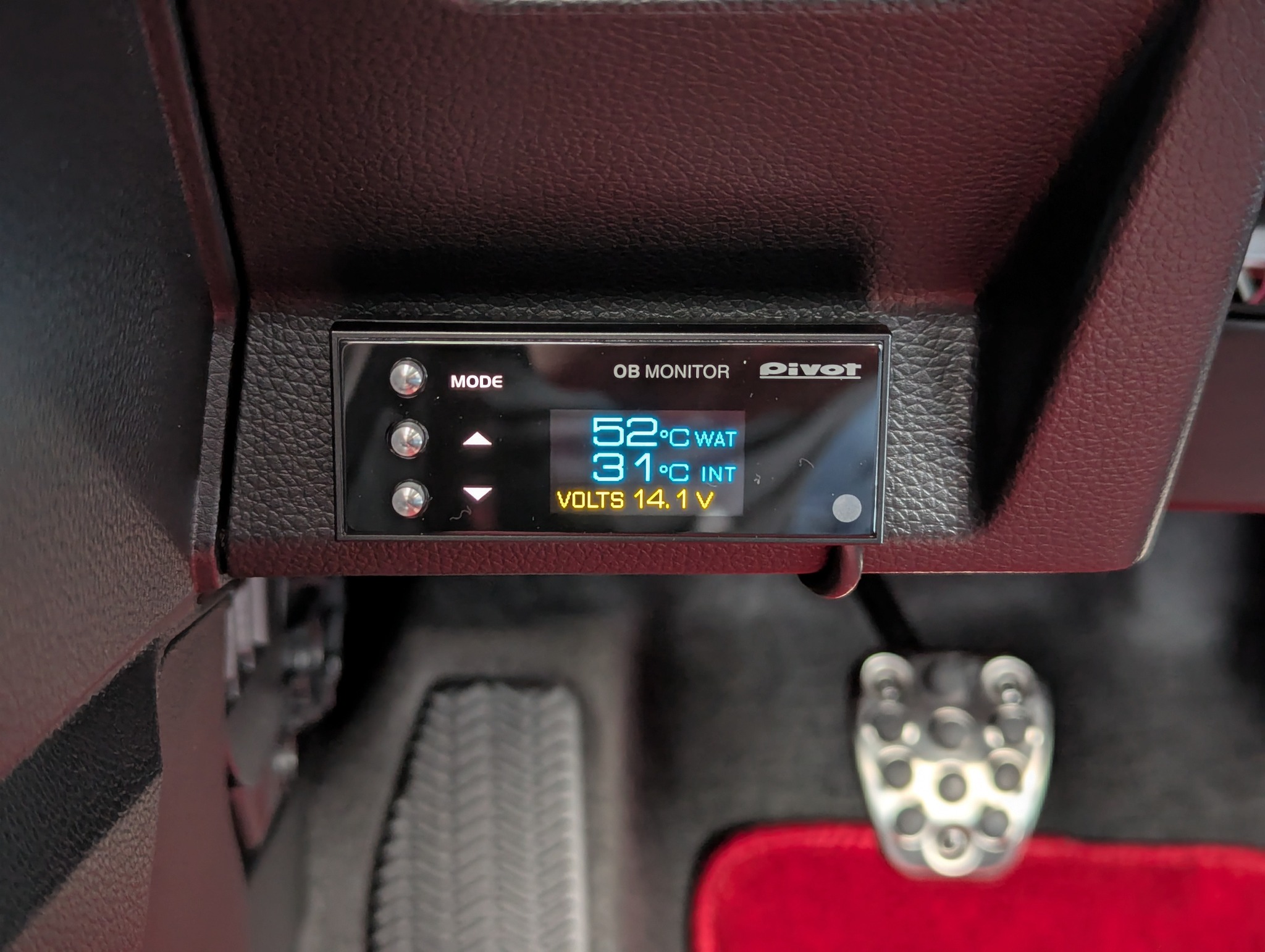 Pivot OBM-2 monitor for Honda S660 water temperature display