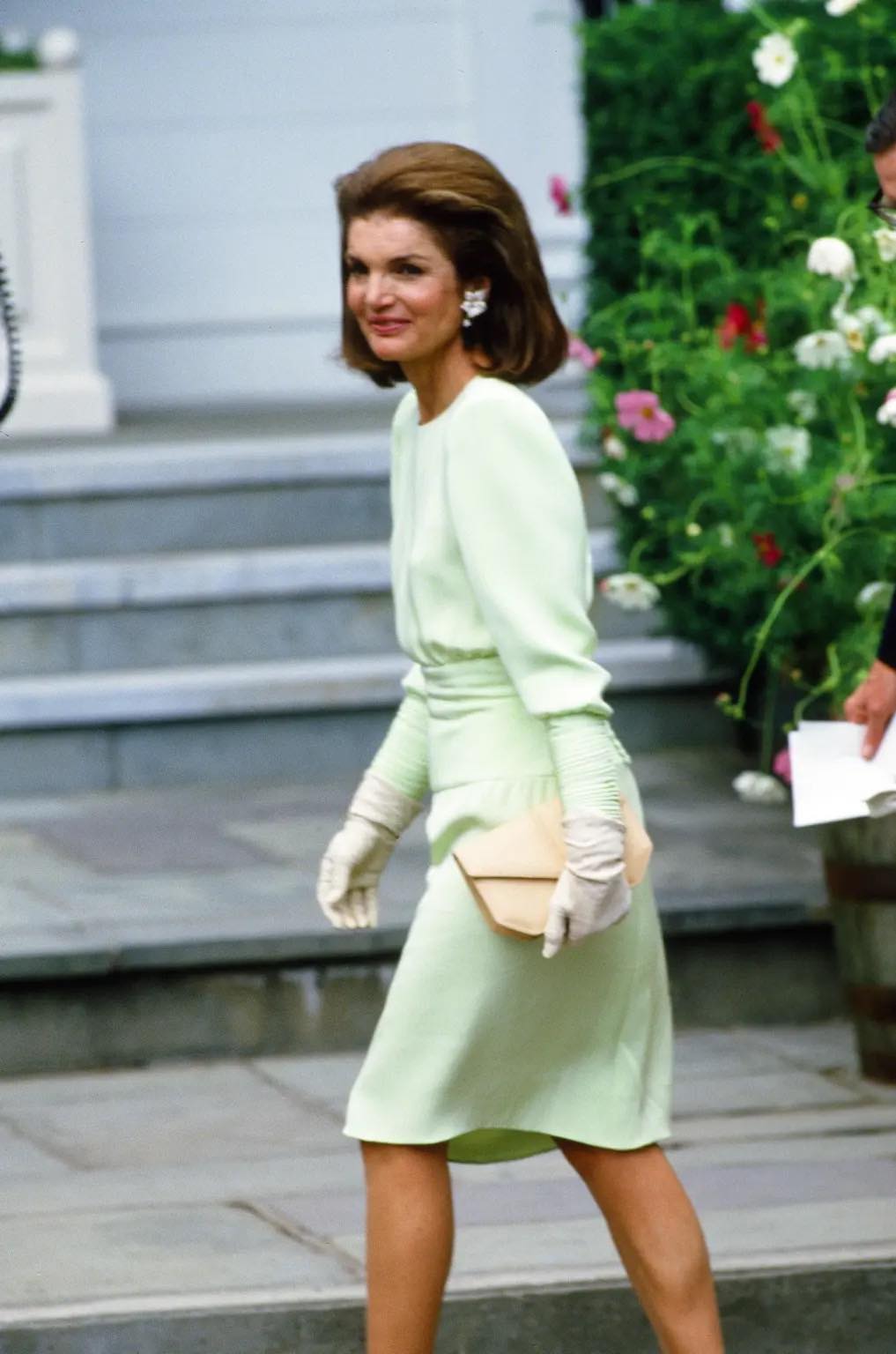 jackie o green dress Who designed Jacqueline Kennedy's and clutch? Elvera
