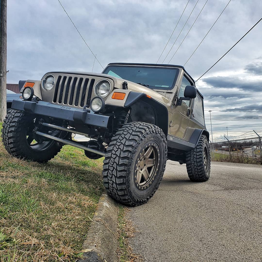 This beautiful LJ was back for a fluid... - Rocky Top Customz