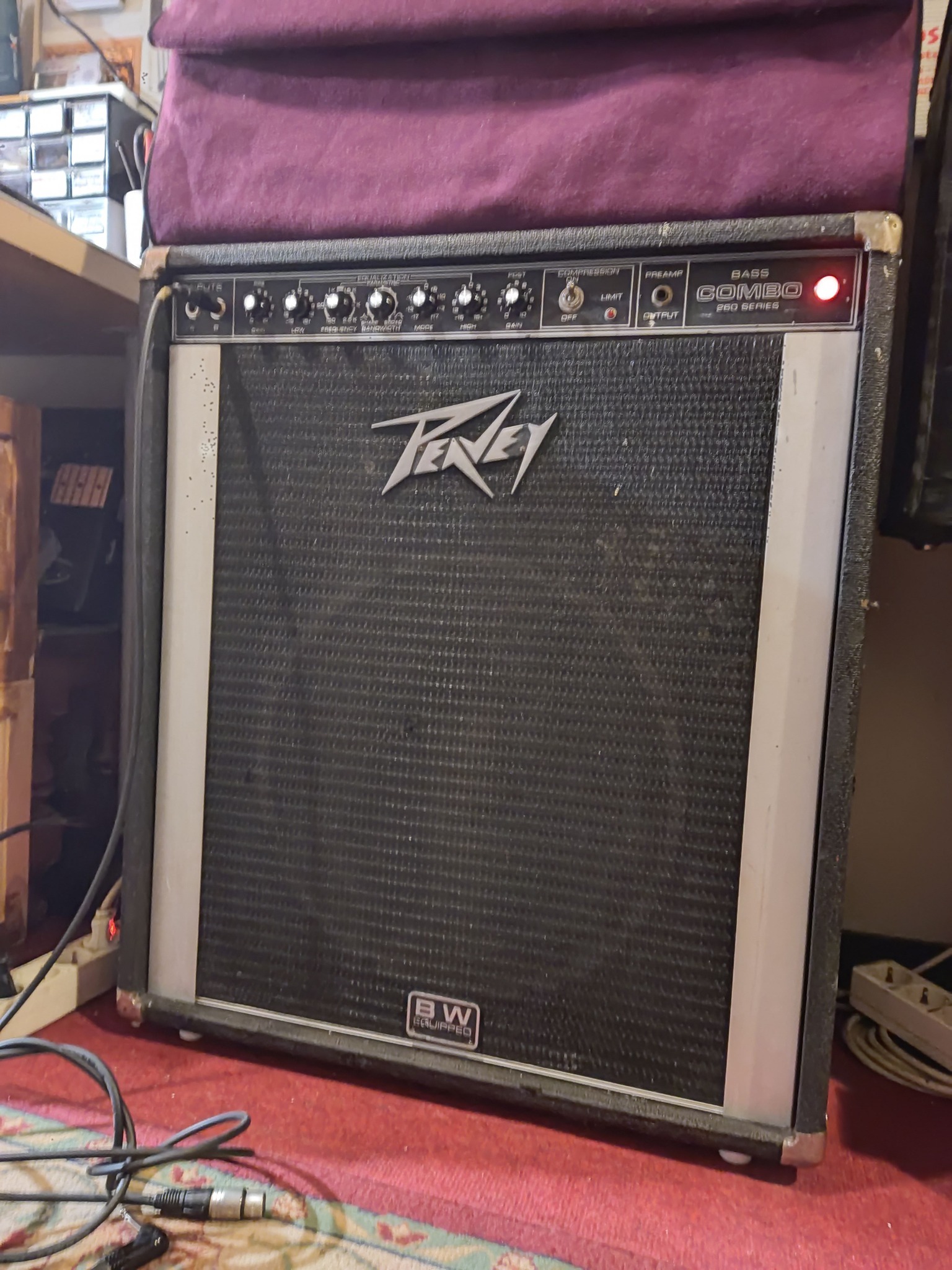 Restoration of a 1996/97 Peavey Combo 210TX bass amplifier