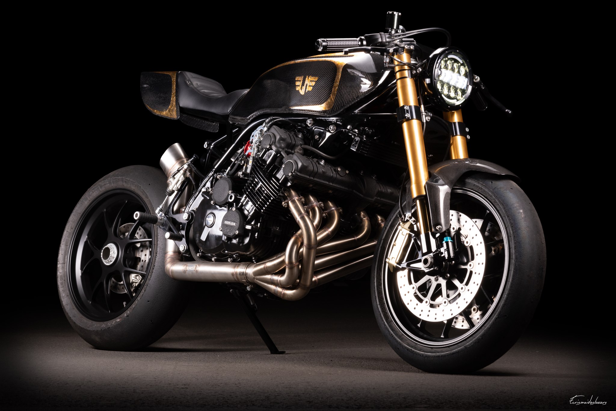 Super 6: Honda CBX1000 Cafe Racer by Lys Motorcycles -->