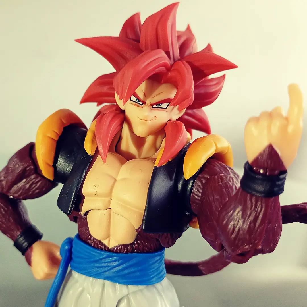 Gogeta Super Saiyan 4 Demoniacal Fit figure review