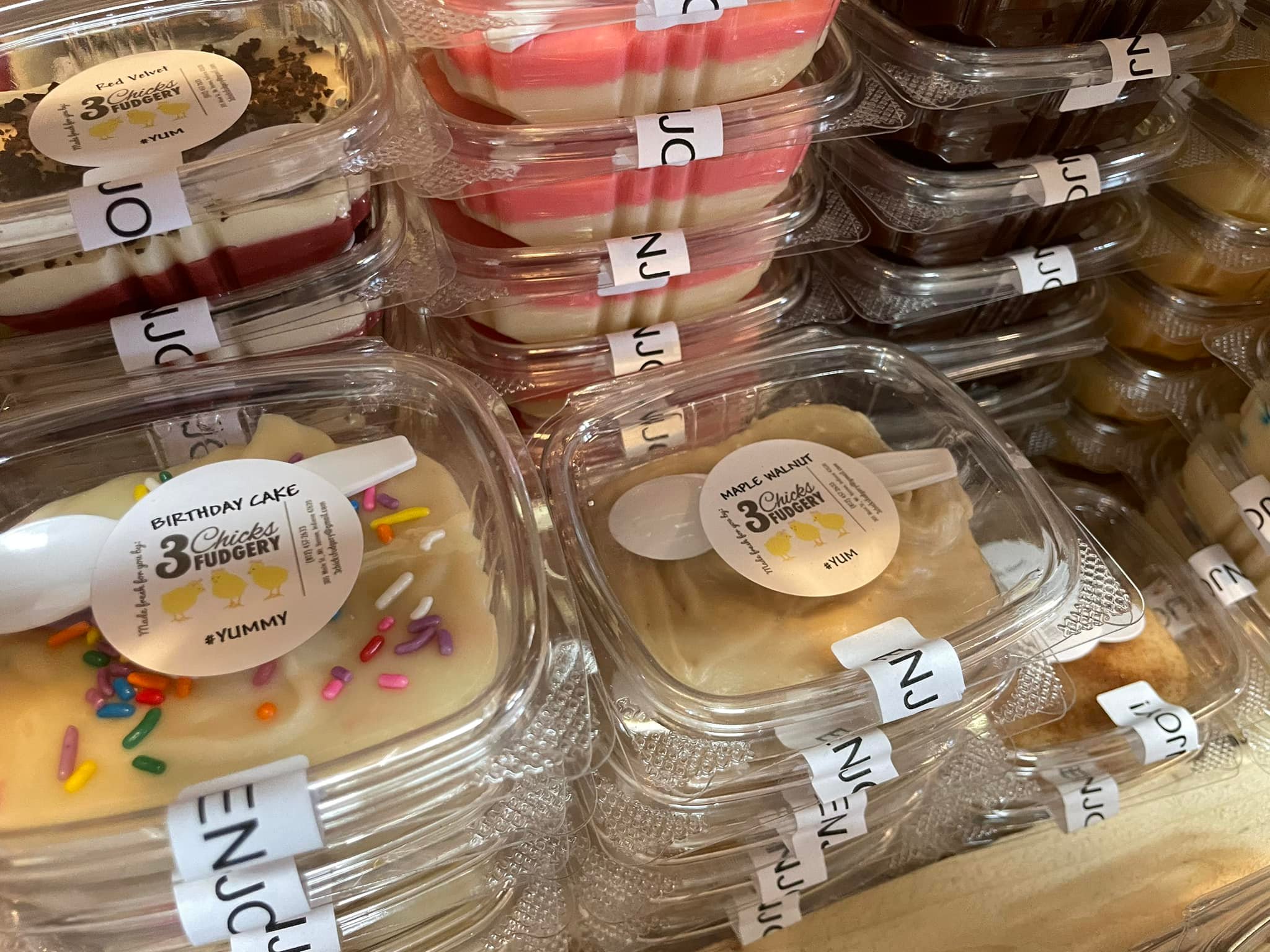 Southern Illinois friends… fresh fudge... - 3 Chicks Fudgery | Facebook
