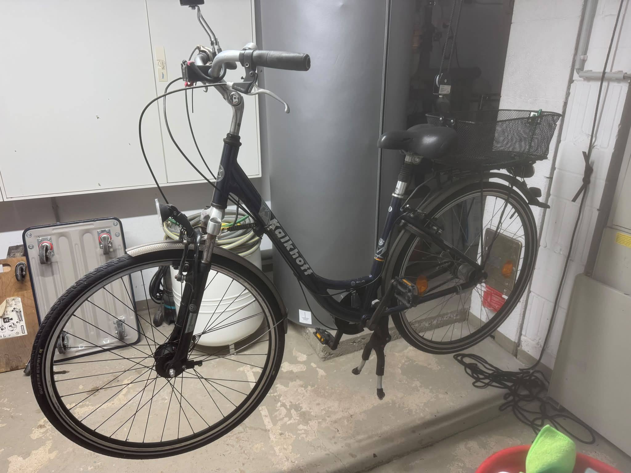 damenrad lila Bella 2 Vélo de ville 28 pouces – Vélo de dame de type hollandais – Berlin Bike AKKUPACK:Power + 30 Cube 23 Stereo Hybrid 120 ABS 750 2023 Liv Embolden E+ 1