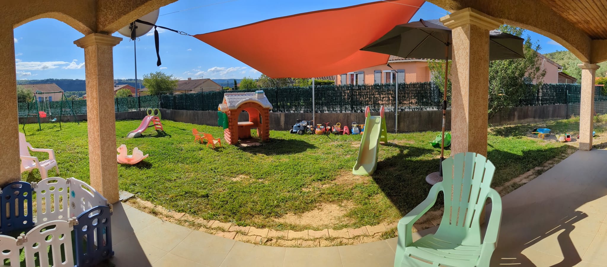 Nouveauté au Parc des 4 Saisons : près de 200 m² de nouveaux jeux en plein air ! Parmi eux, un jeu inclusif pour que tous les enfants puissent partager le