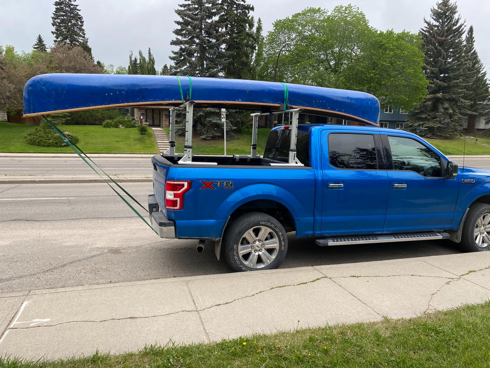 Invermere Buy & Swap | Thule Truck canoe/kayak/SUP heavy duty rack with ...