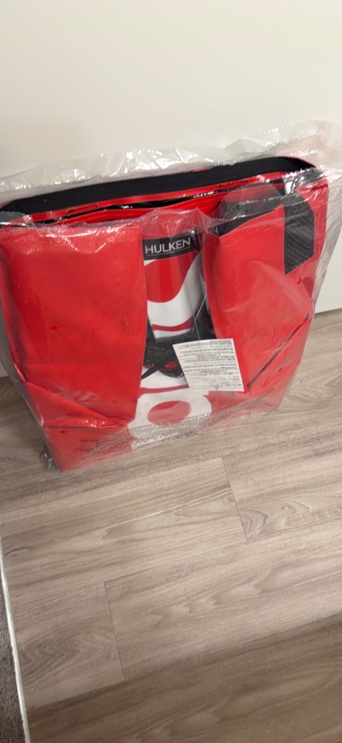 New Supreme HULKEN large rolling bag. Bag is iconic Supreme Red 