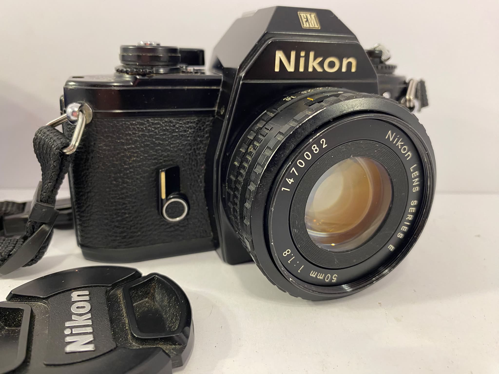 Nikon EM camera review and test