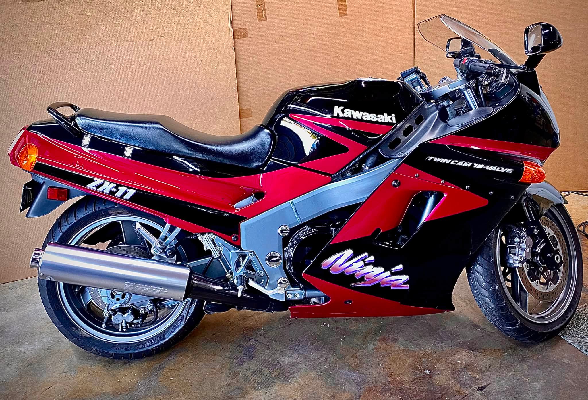 How to remove gas tank and fuel lines on 1991 Kawasaki ZX-11