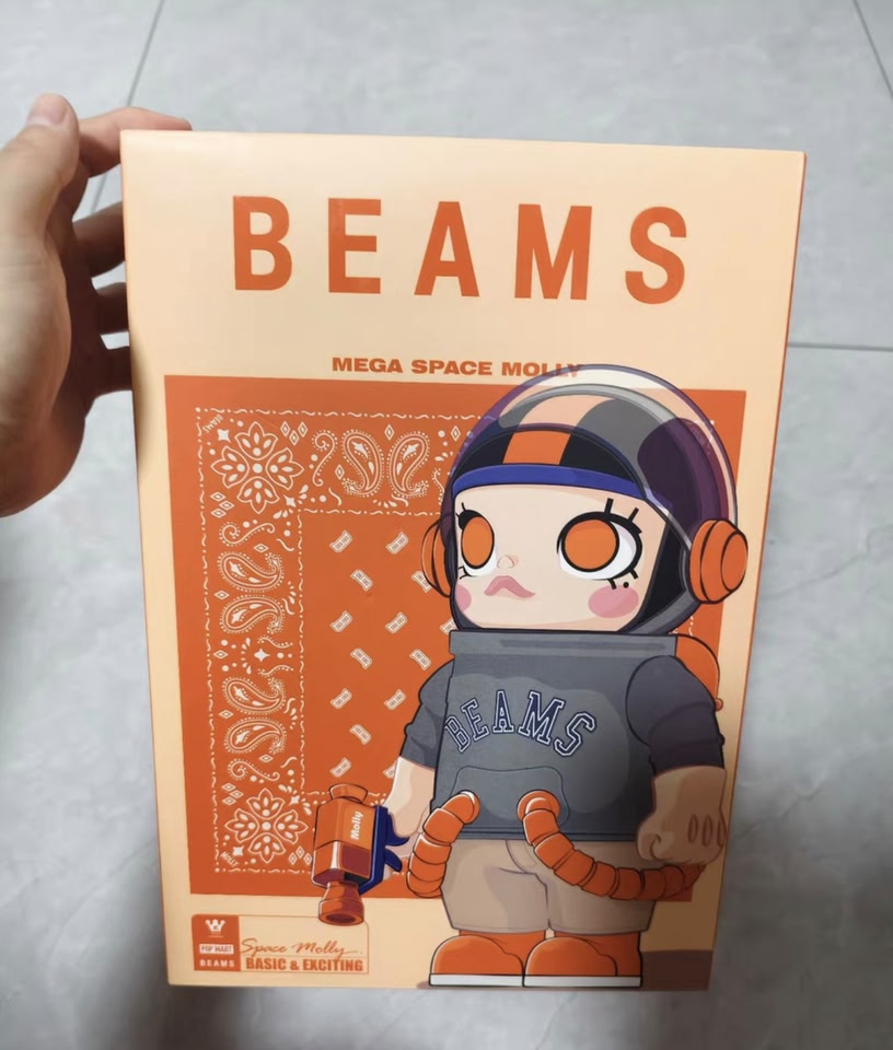 Popmart Mega Space Molly Beams toy available