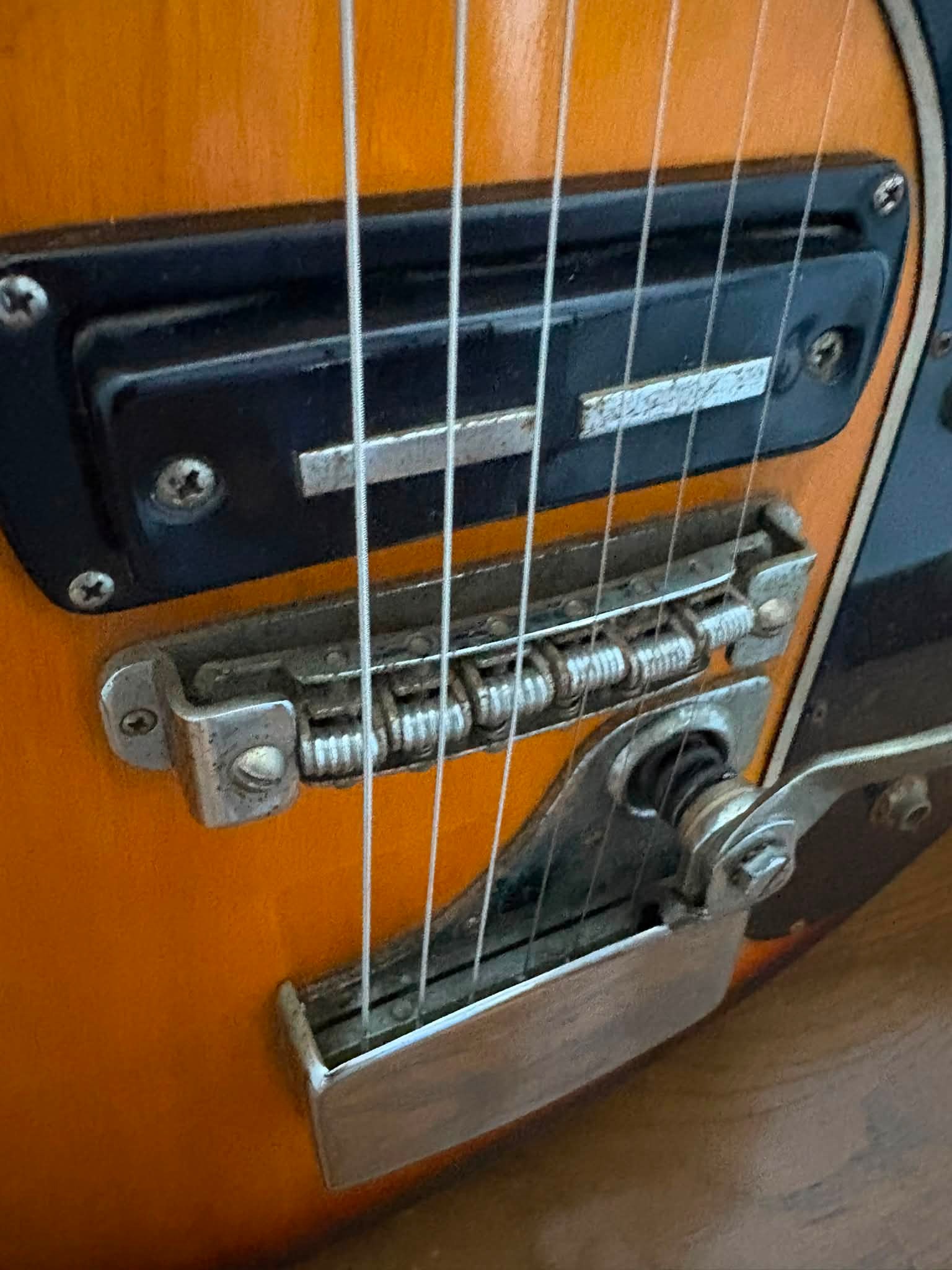 Teisco V-2 guitar from 1969 features MOSLITE COMBO design