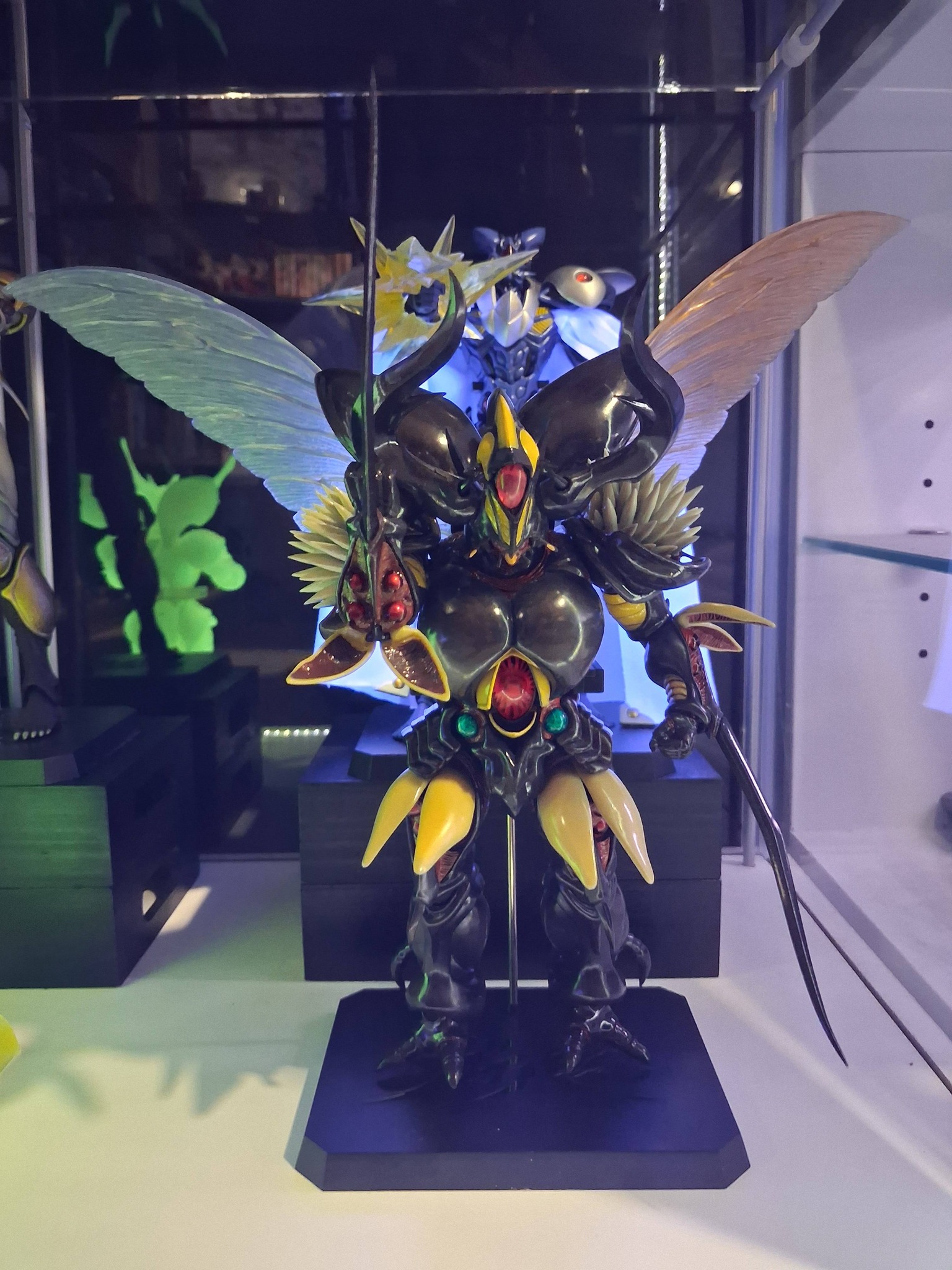 Guyver 2F vinyl figure and Neo ZX-Tole collectible haul