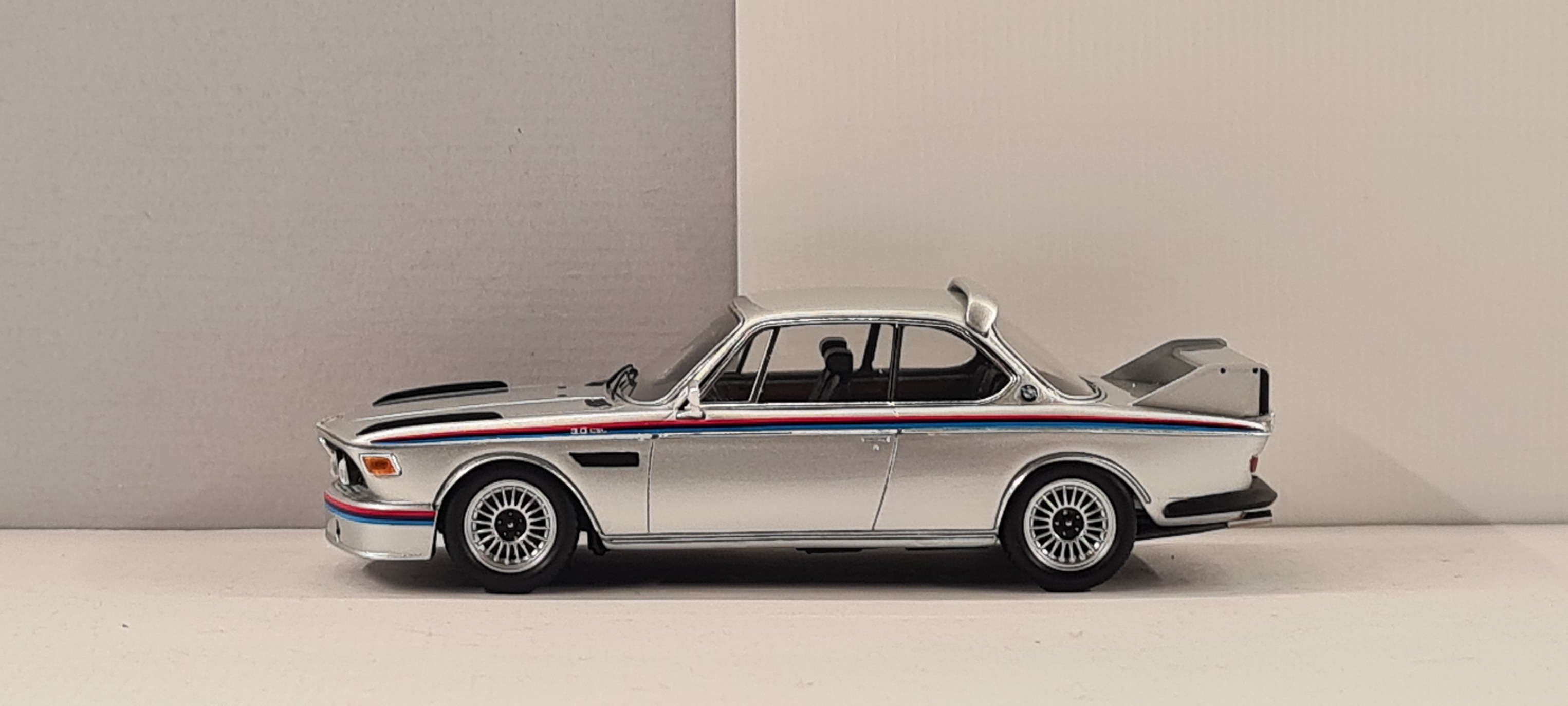 BMW 3 serie Limousine E46) by Schuco (1:43)