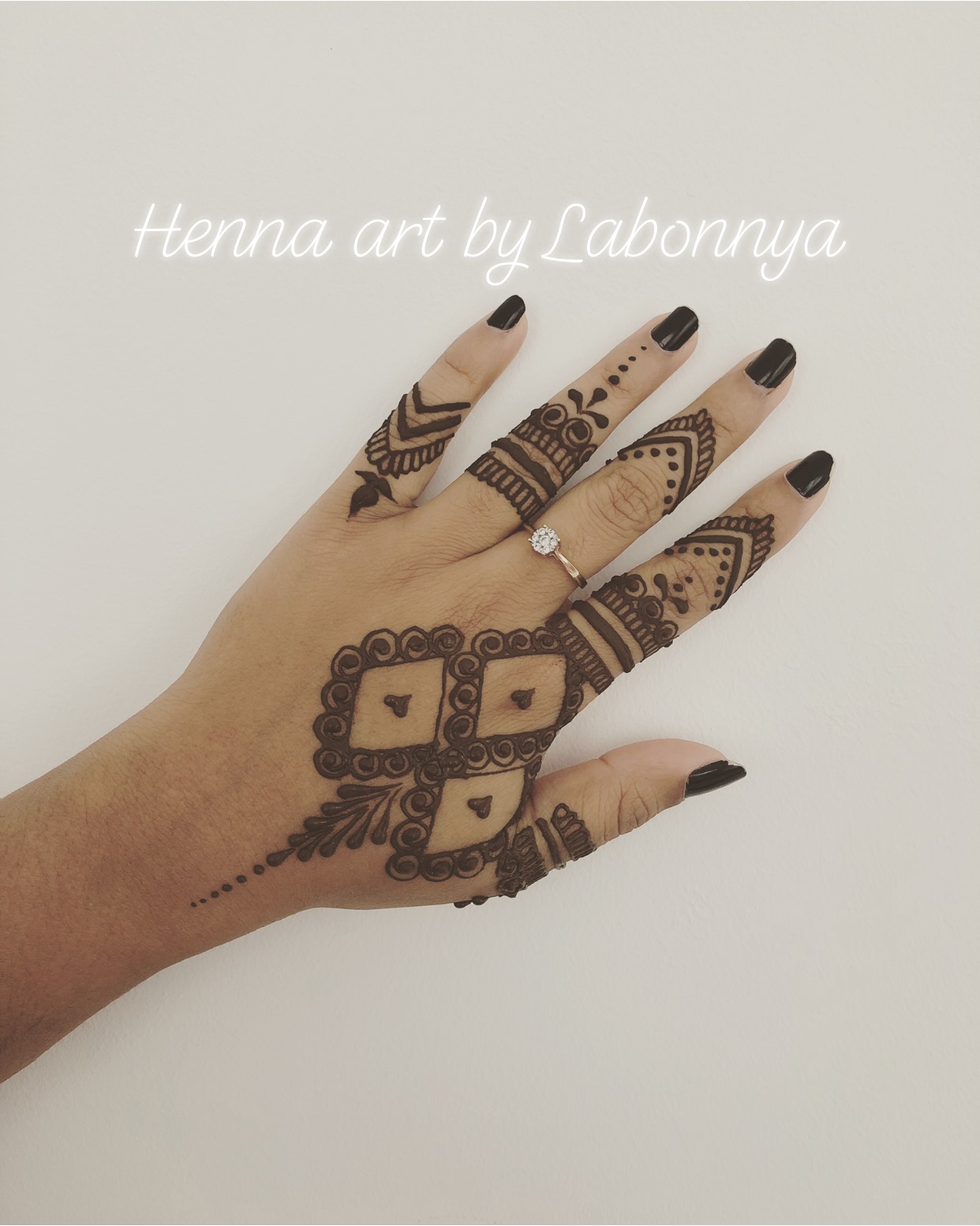 Henna art by Labonnya